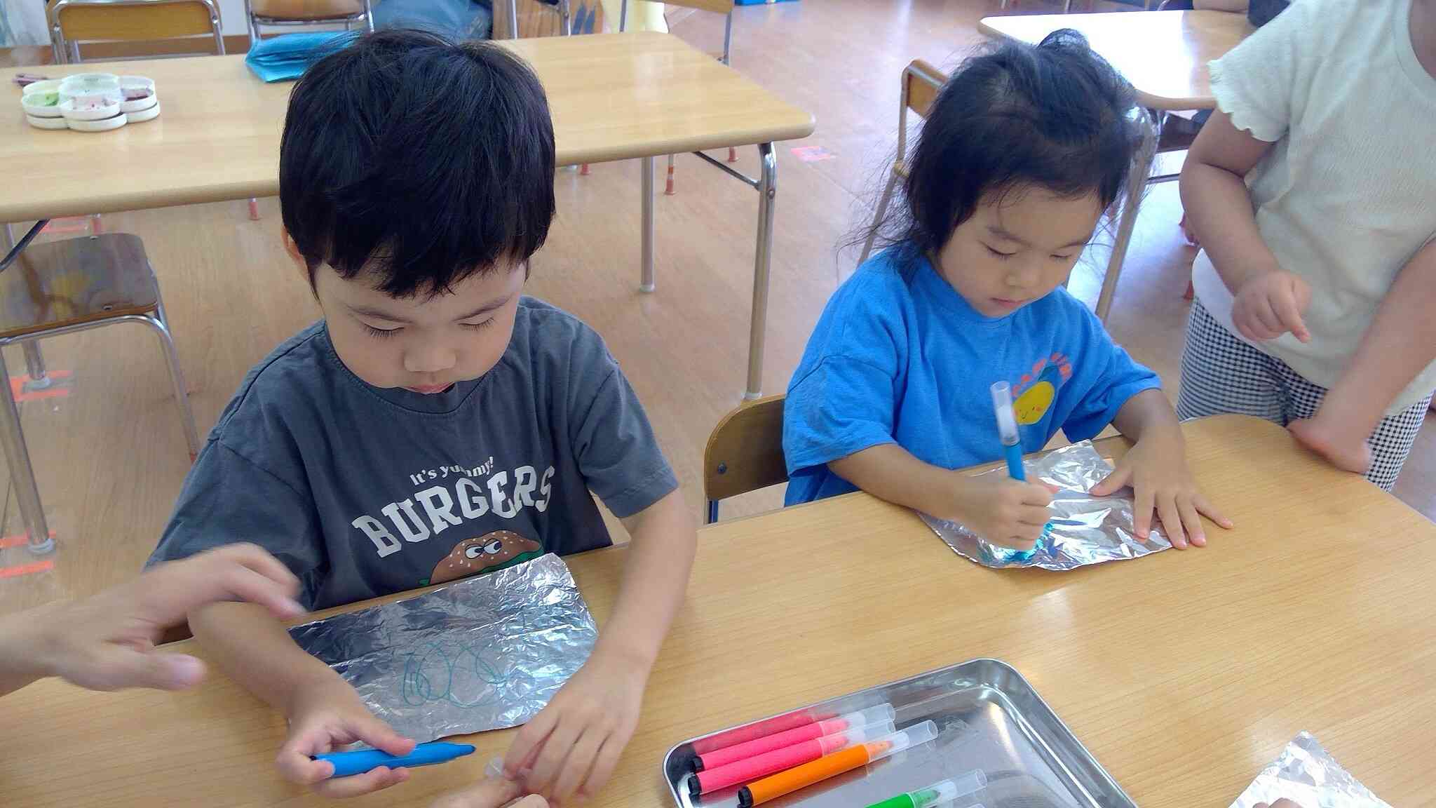 3歳児　クラゲ製作