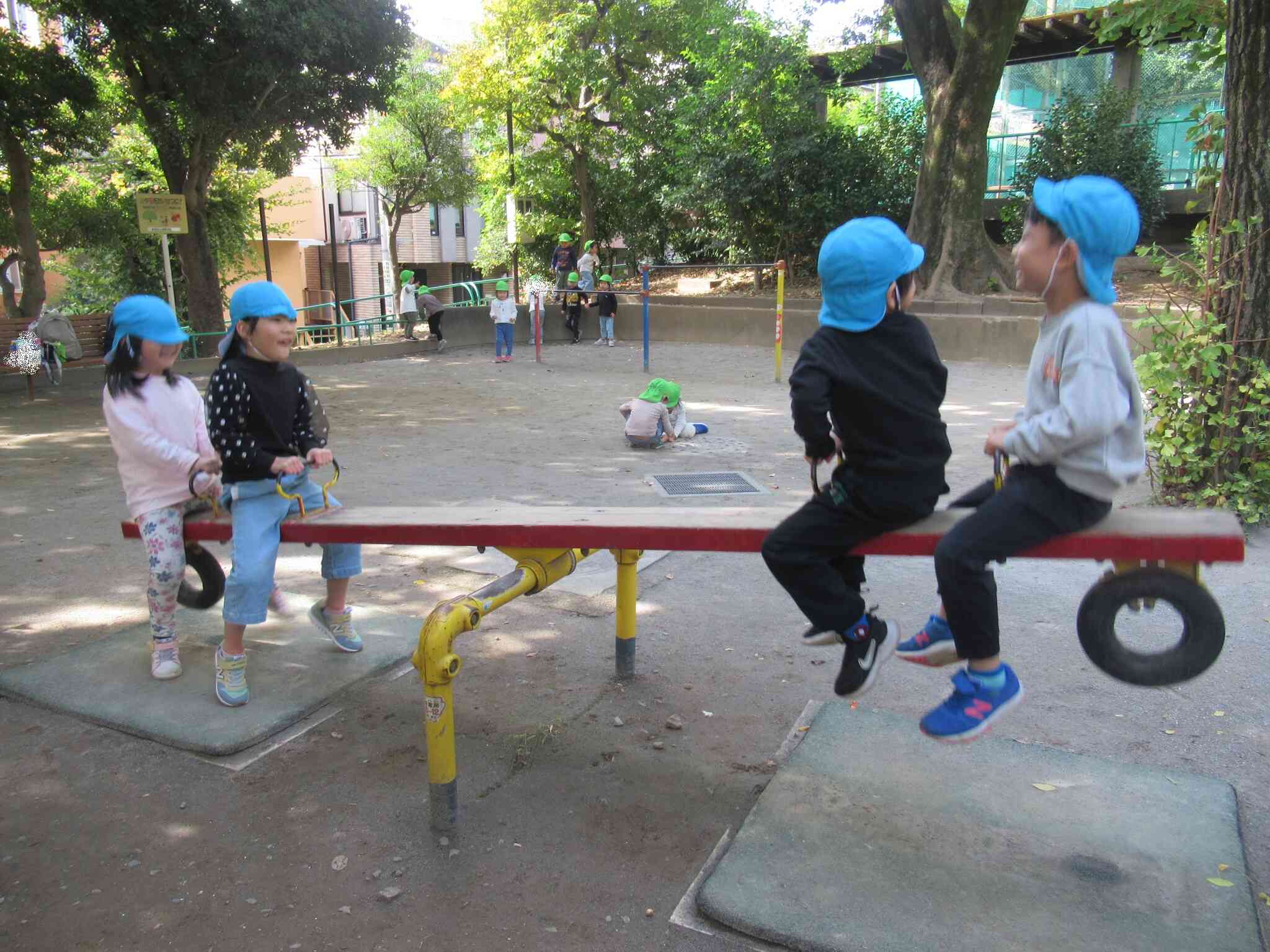 シーソーで遊ぼう！