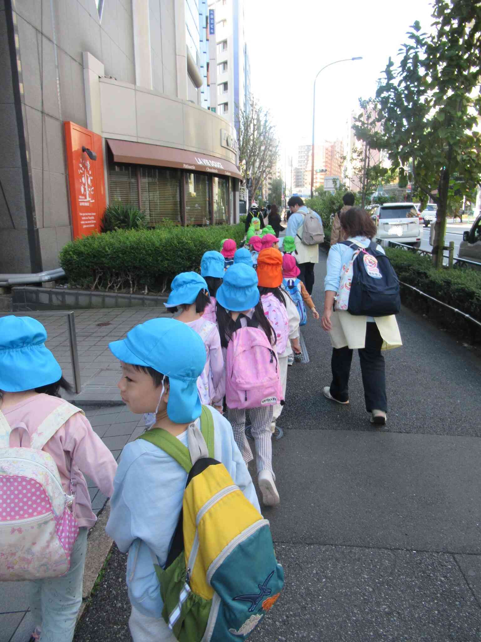 新宿御苑に遠足へ 3歳児4歳児5歳児