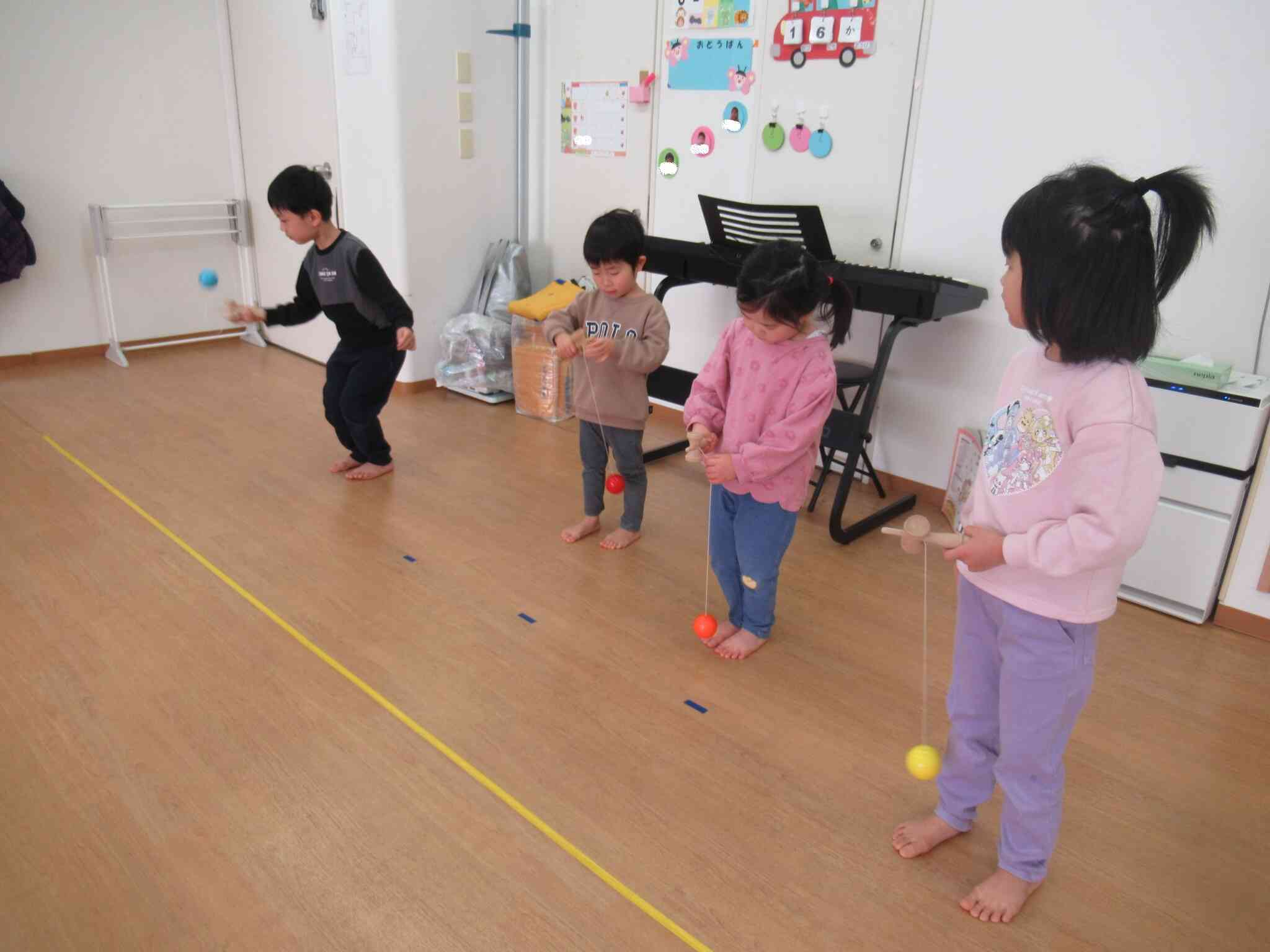 自分たちでもお正月の遊びをやってみました