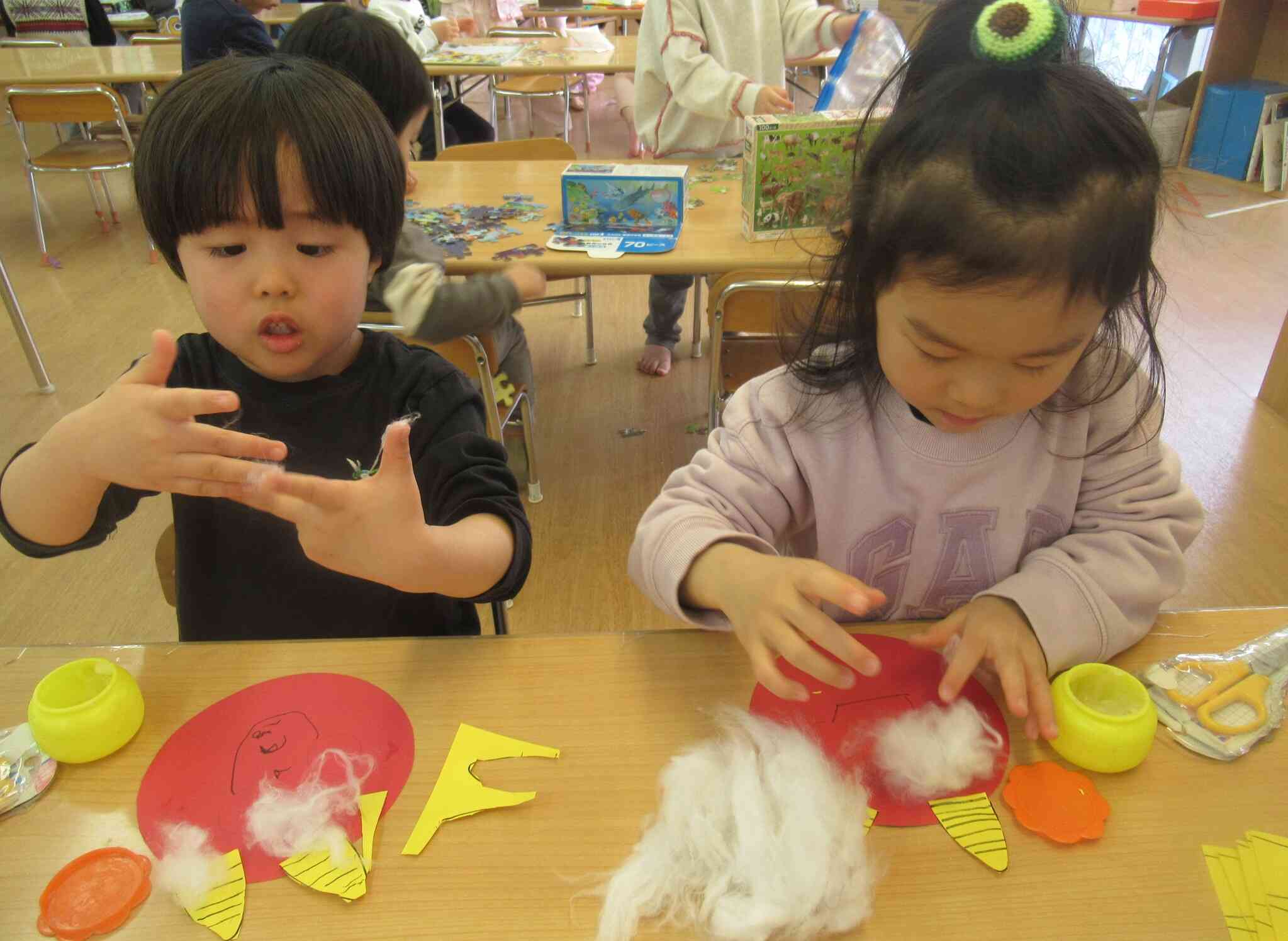 りす組　3歳児　鬼のお面作り