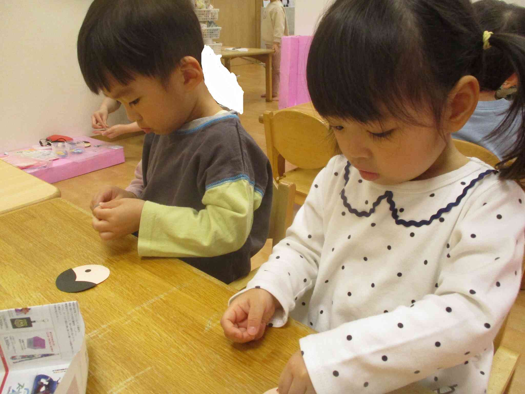 1歳児　うさぎぐみ　ひなまつり製作