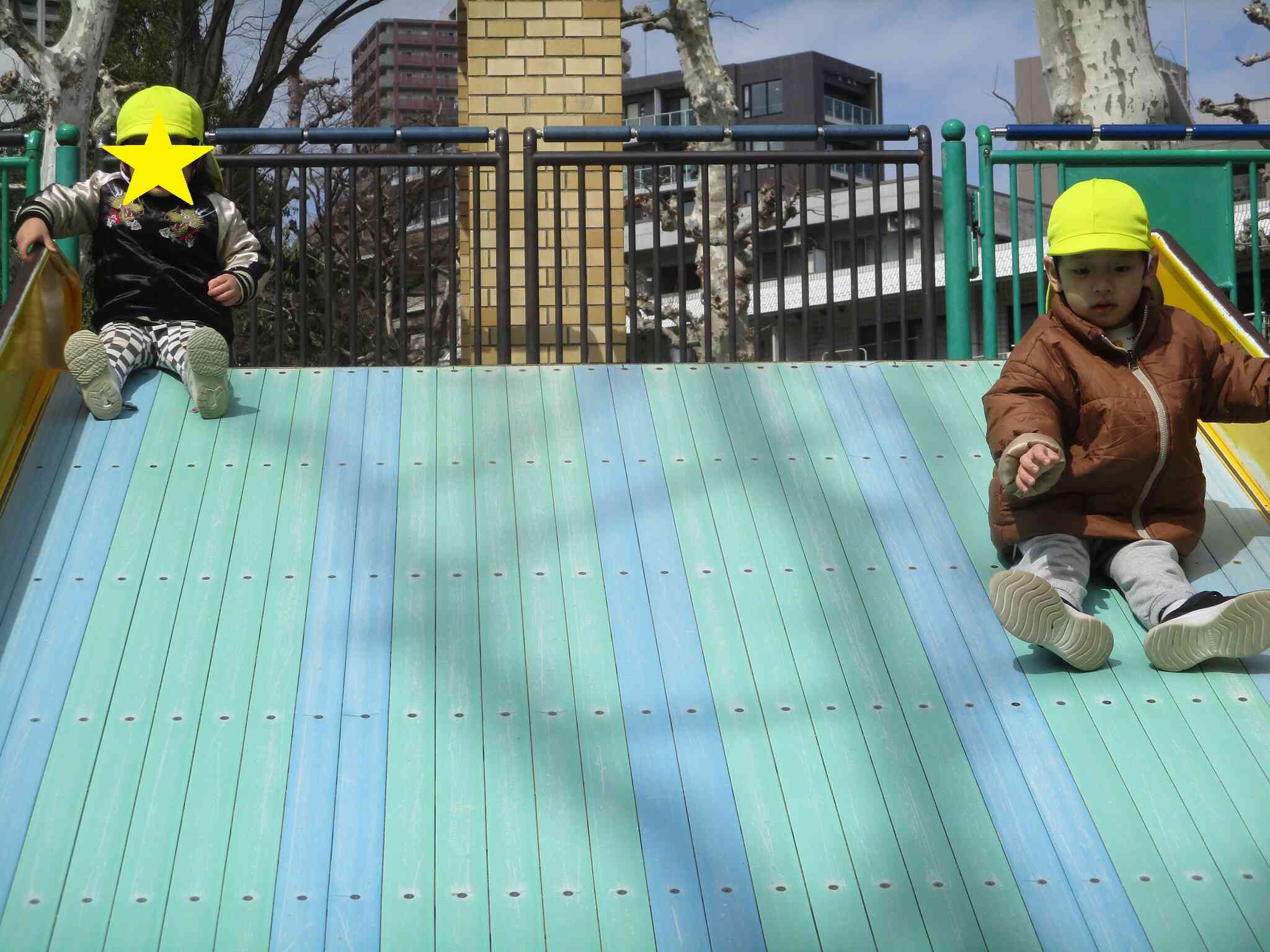 滑り台シュ～！！