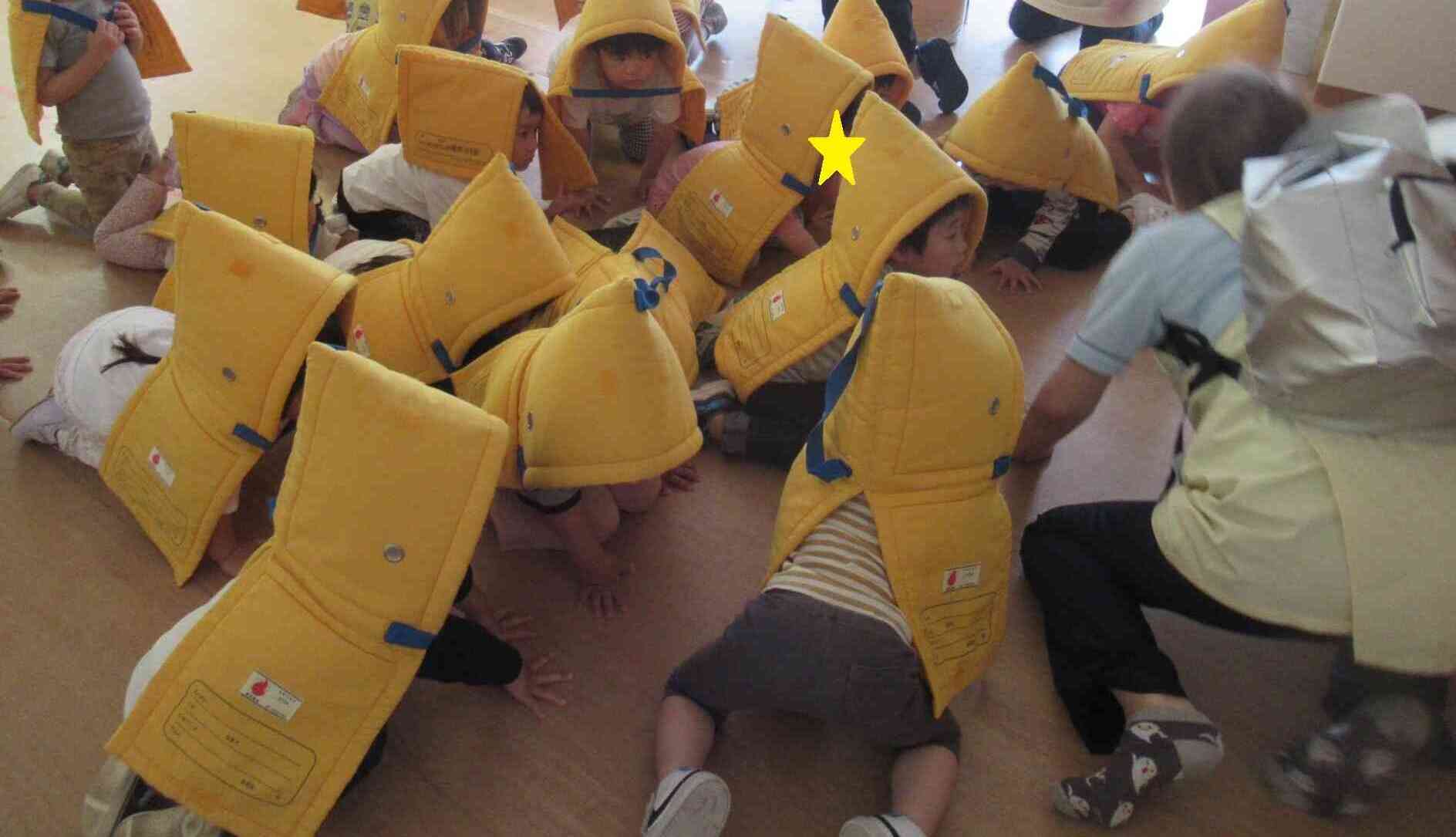 カエルのポーズで身を守る