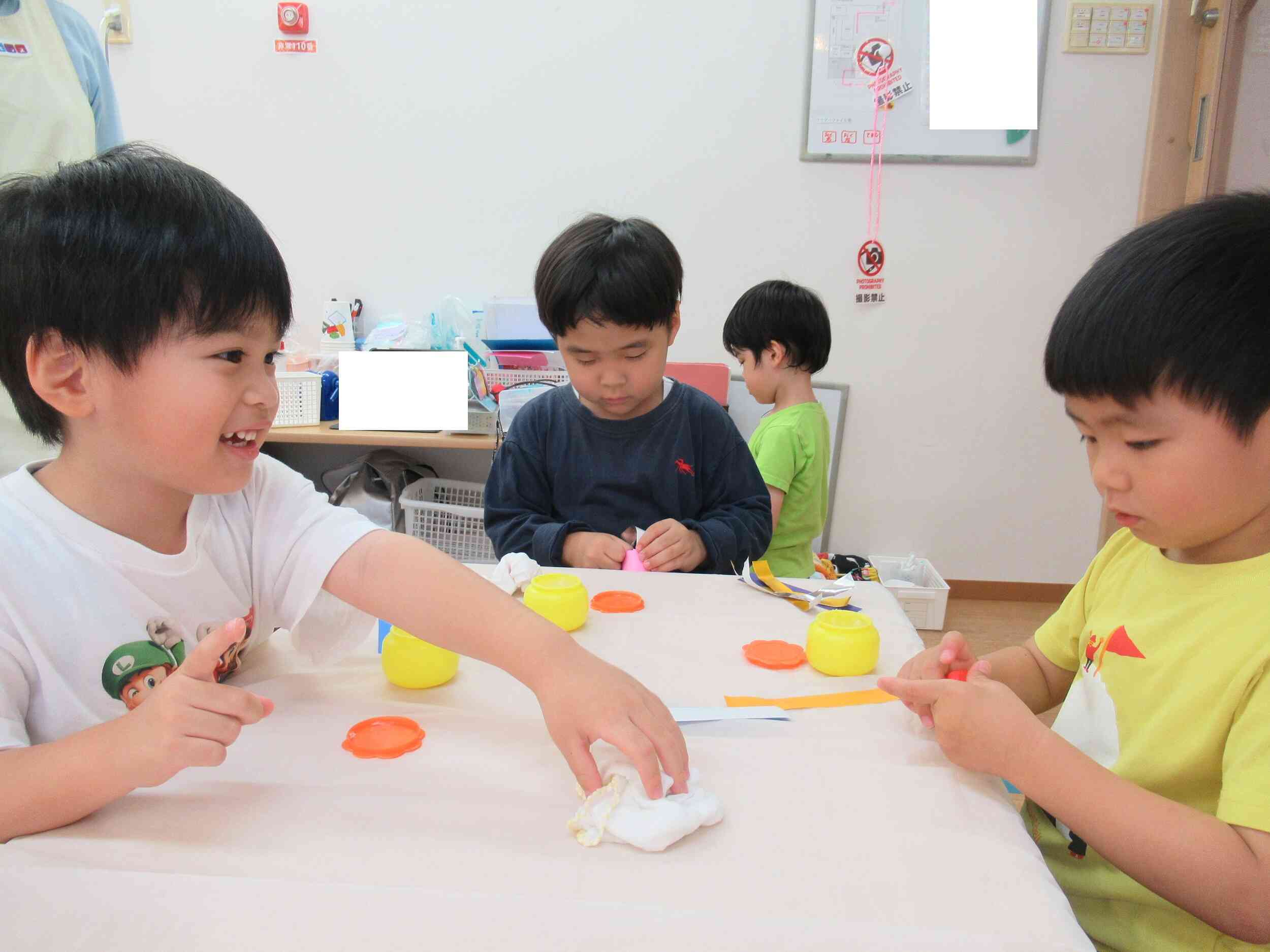 4・5歳児　七夕飾り作り
