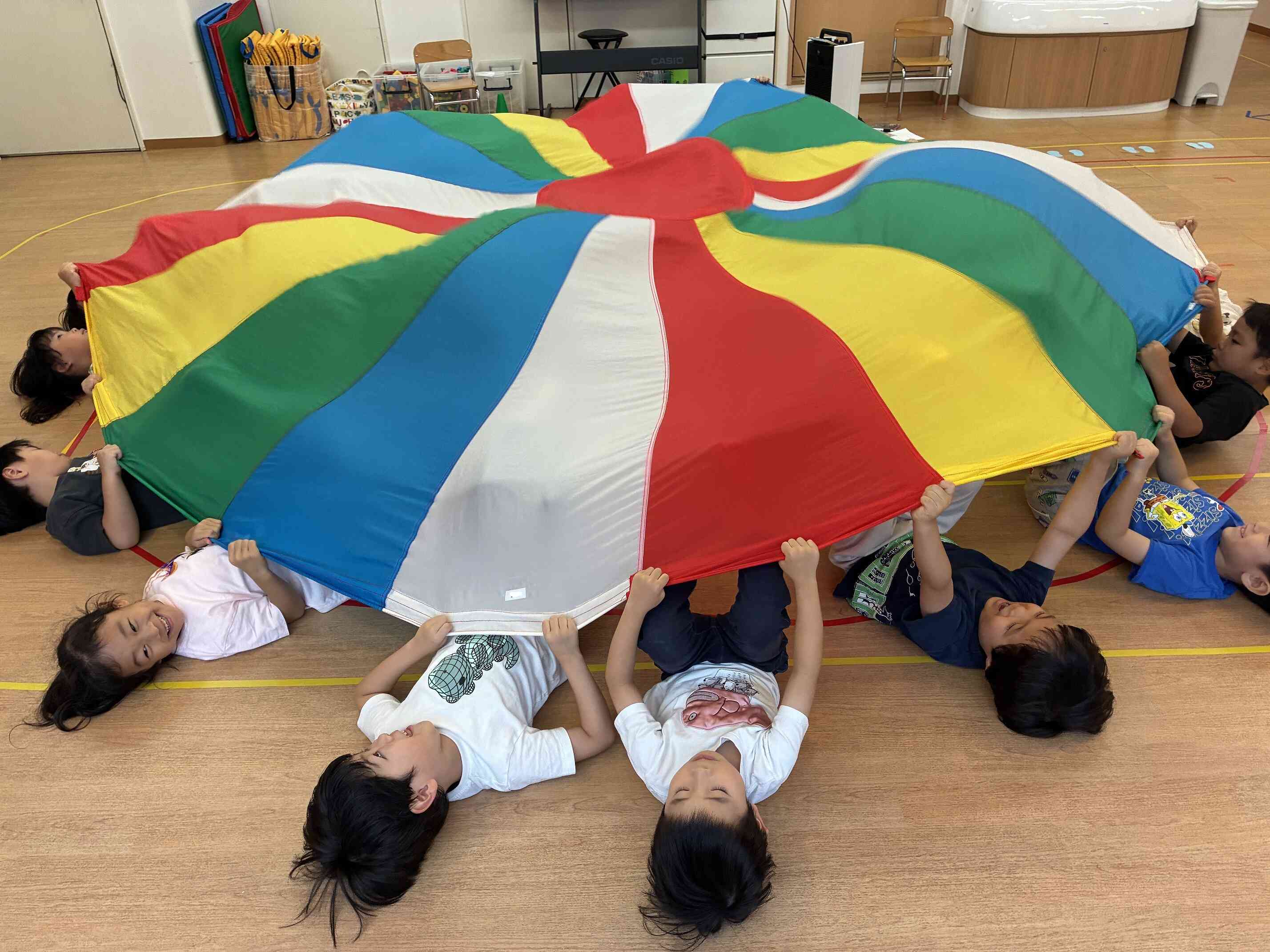 4,5歳児一緒にパラバルーン♪