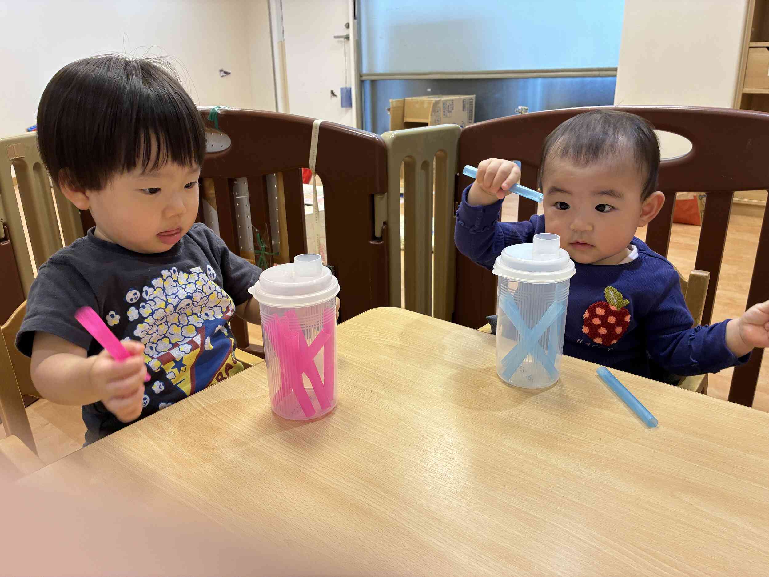 0歳児 ひよこ組 机上遊び