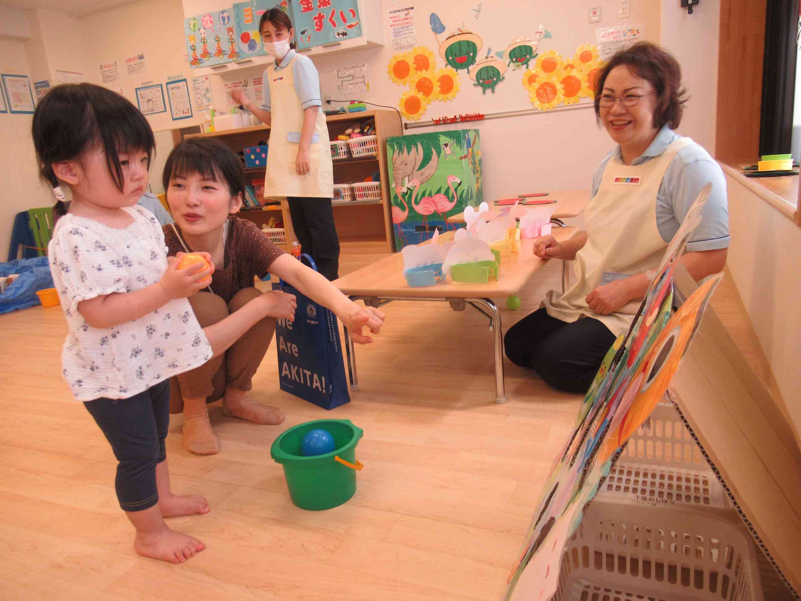 子育てひろばでお友達も遊びにきてくれました