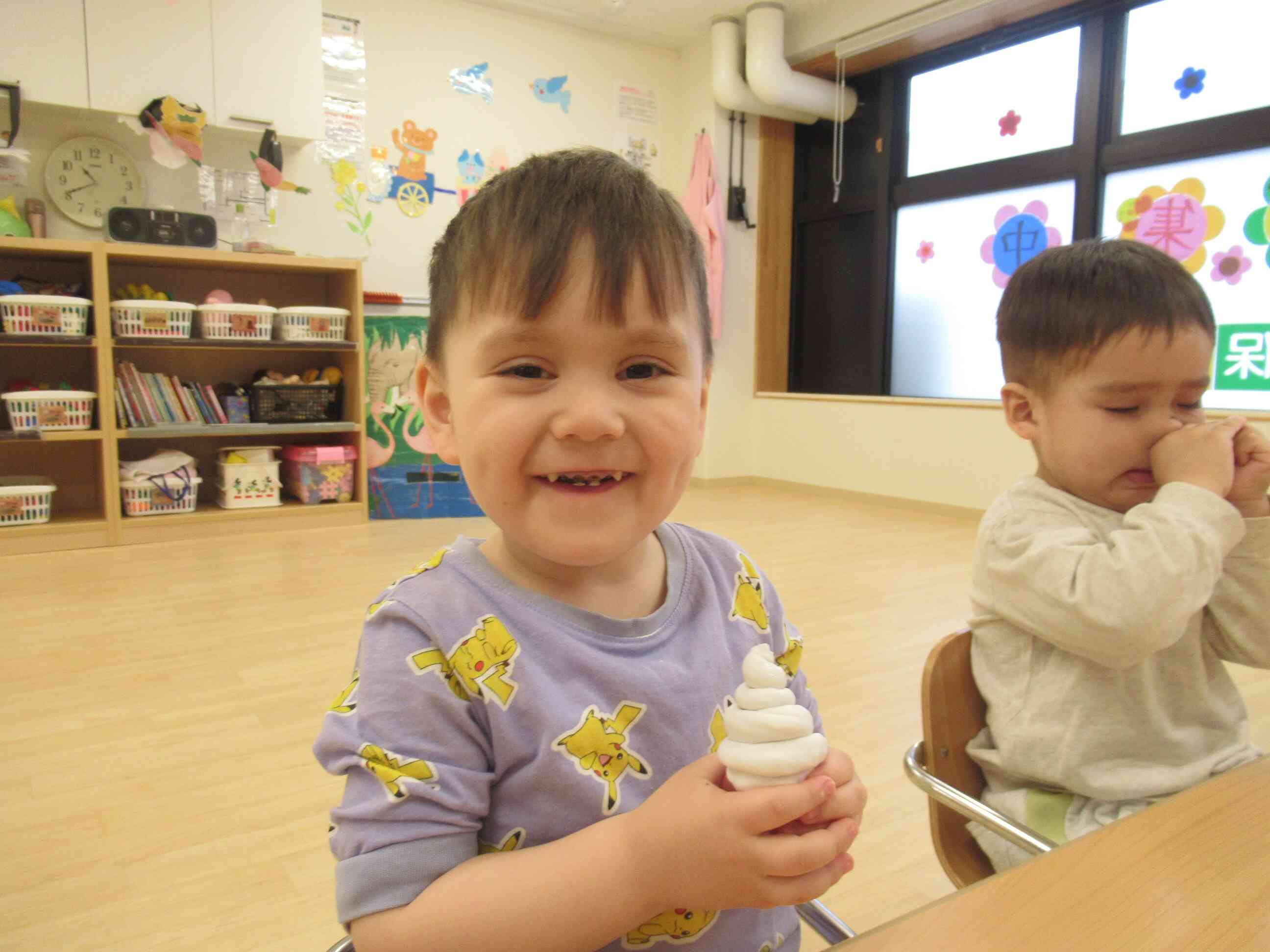 大好きな粘土遊びだよ。