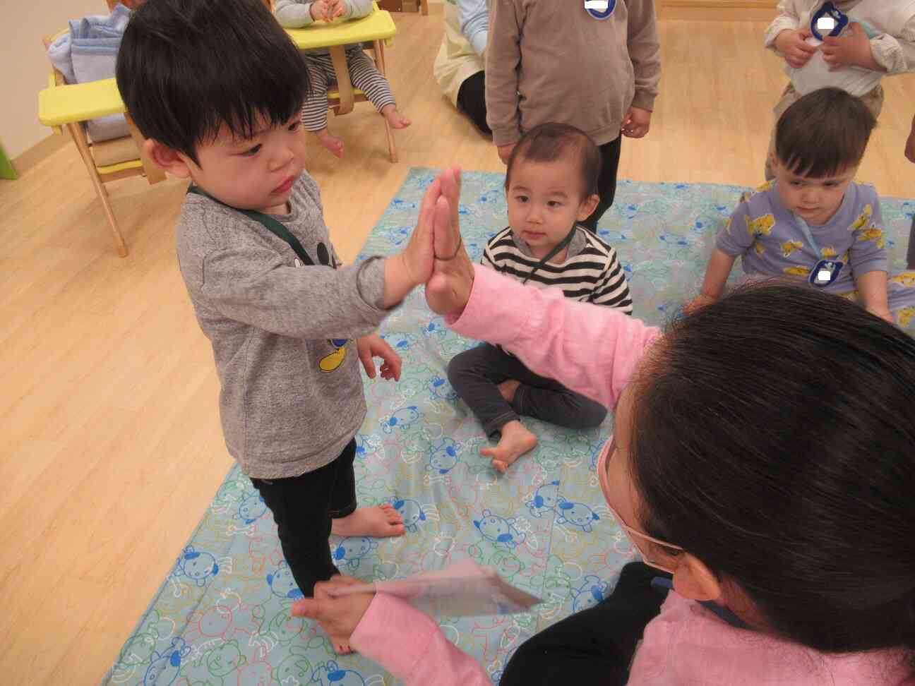 先生にタッチ！