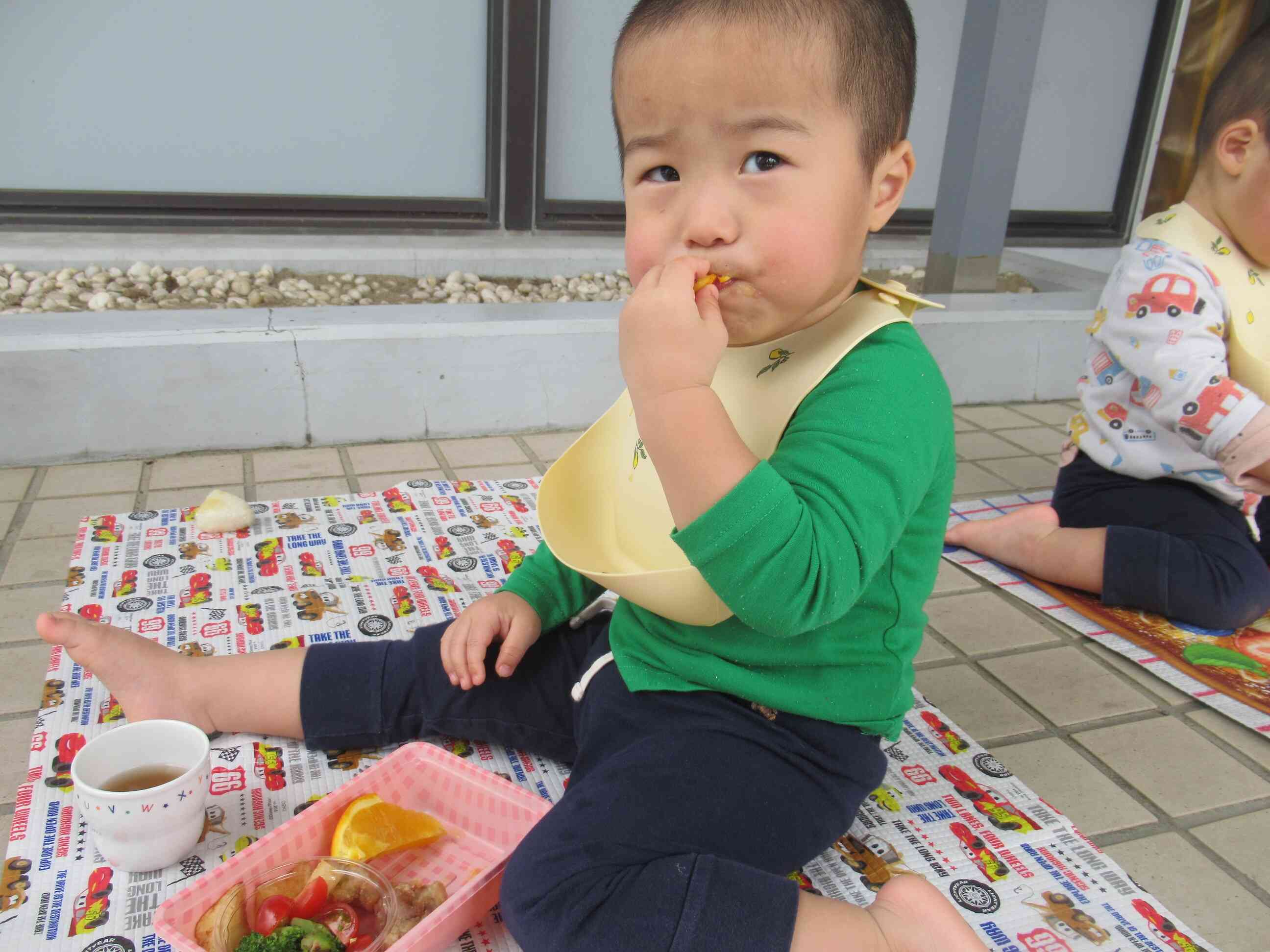お外で食べるごはんは最高！