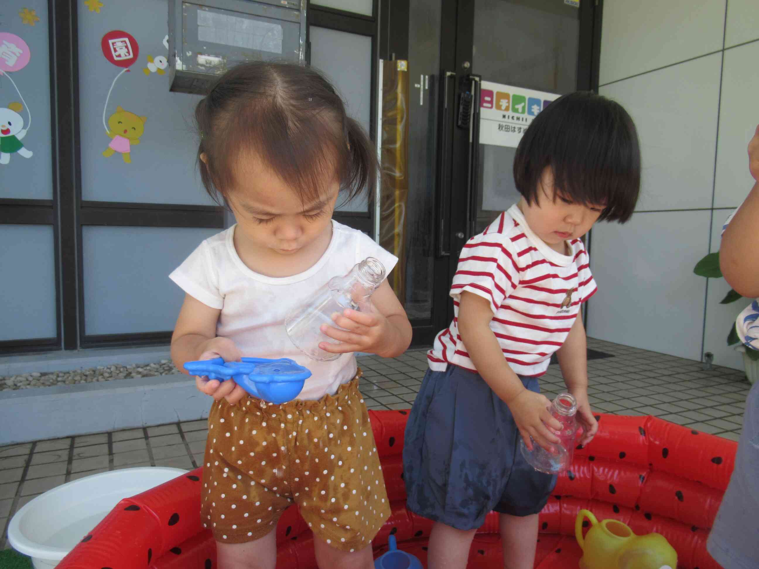 夢中で遊んでいます