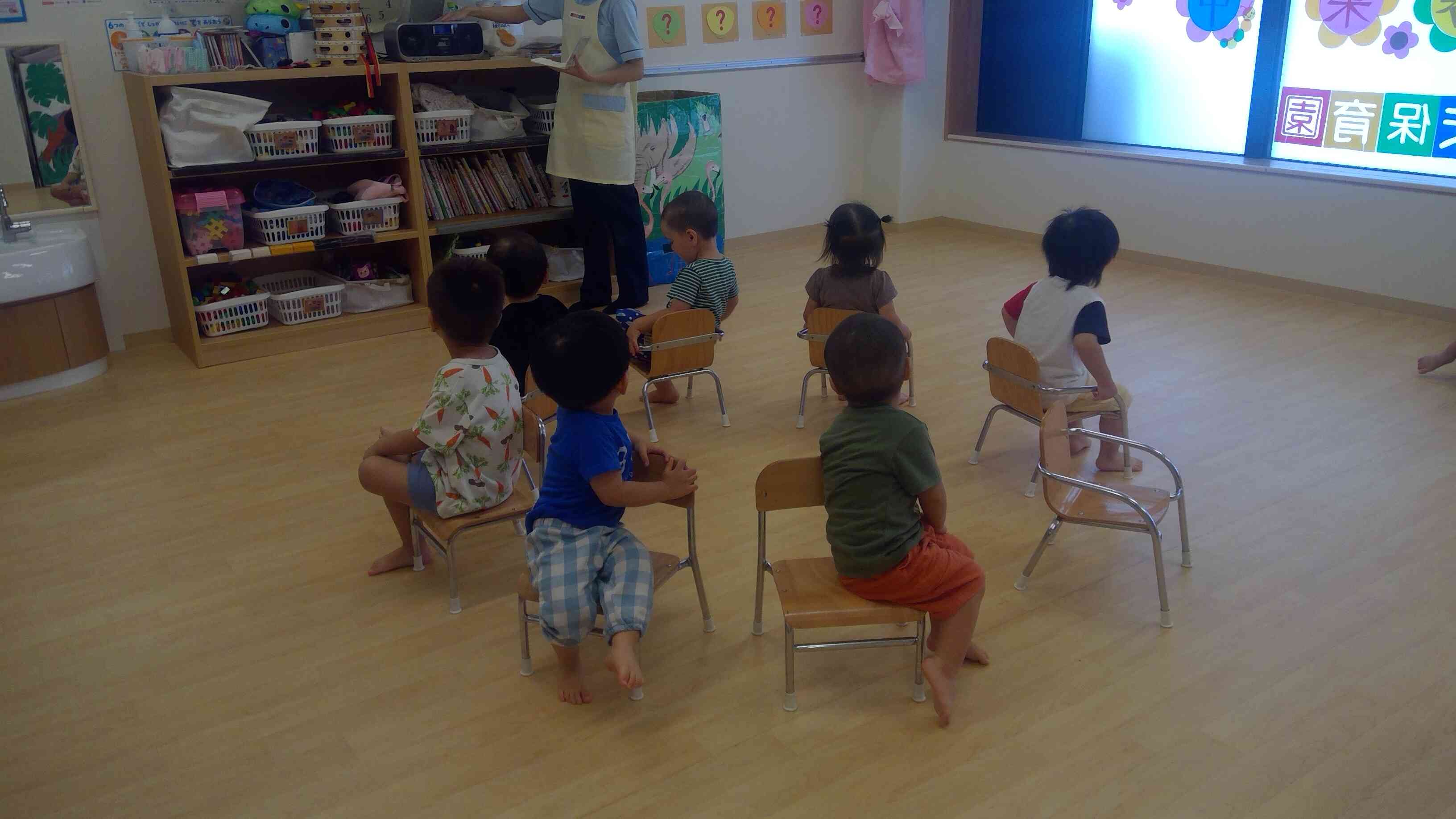 いす取りゲーム　スタート。