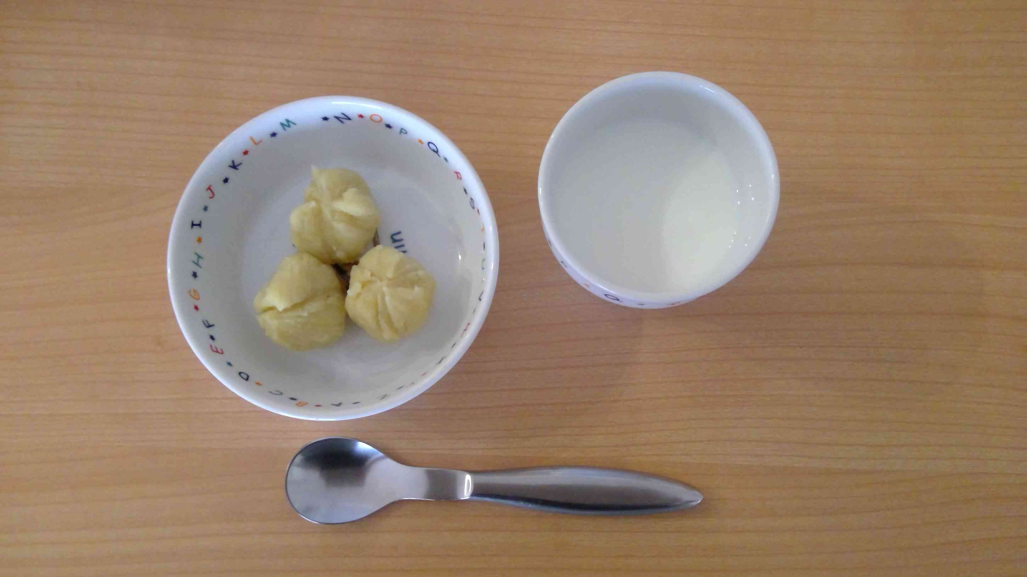 ８月１４日(木)のおやつです。