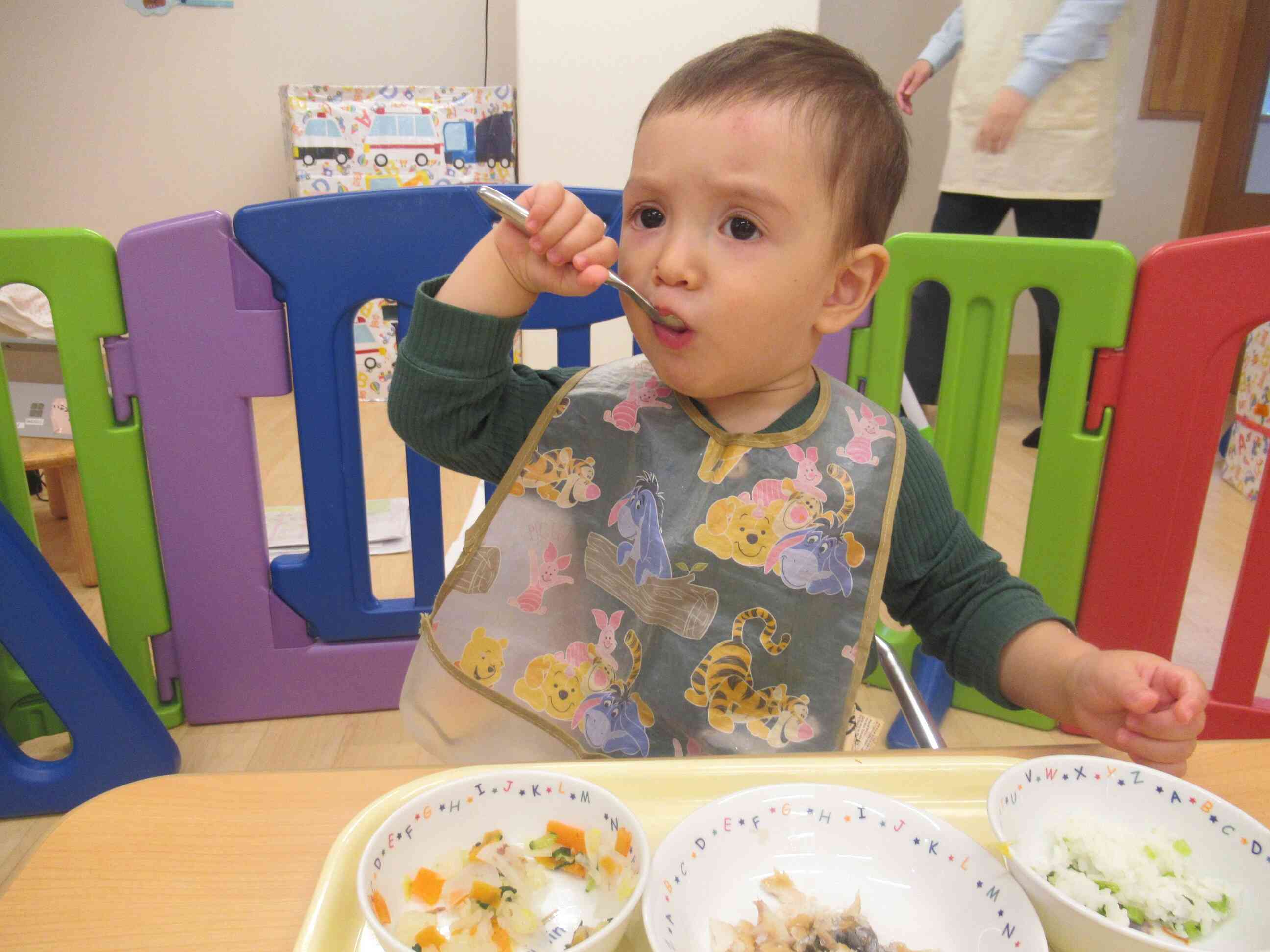 みてみて！ぼくもスプーン使えるよ！