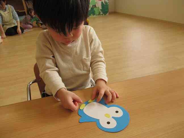 シールをペタン！なかなかいいぞ～。