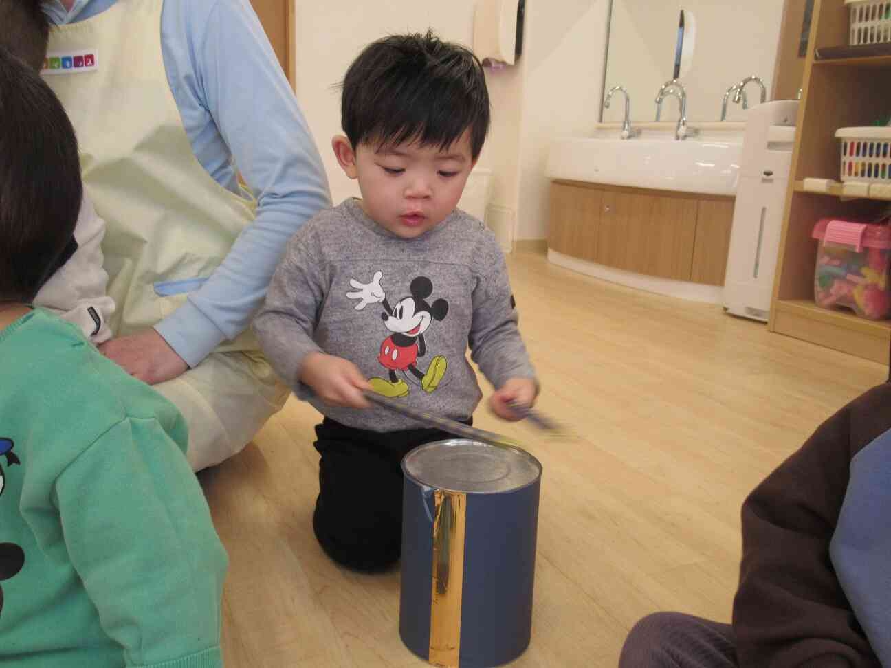 小さな太鼓トントントン