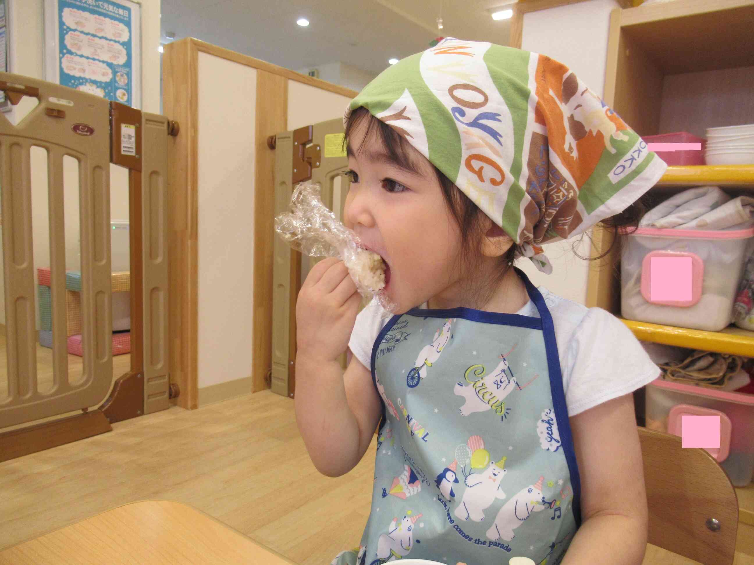 大きなお口でいただきま～す！