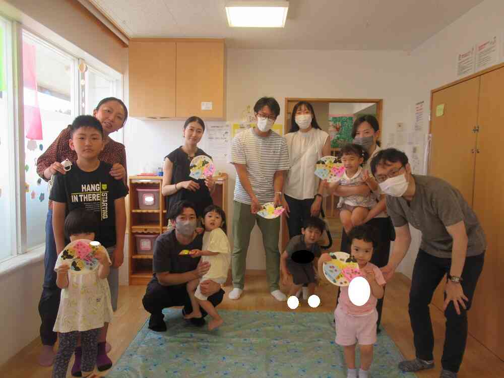 記念に集合写真も撮りました。思い思いのポーズでパシャリ。
