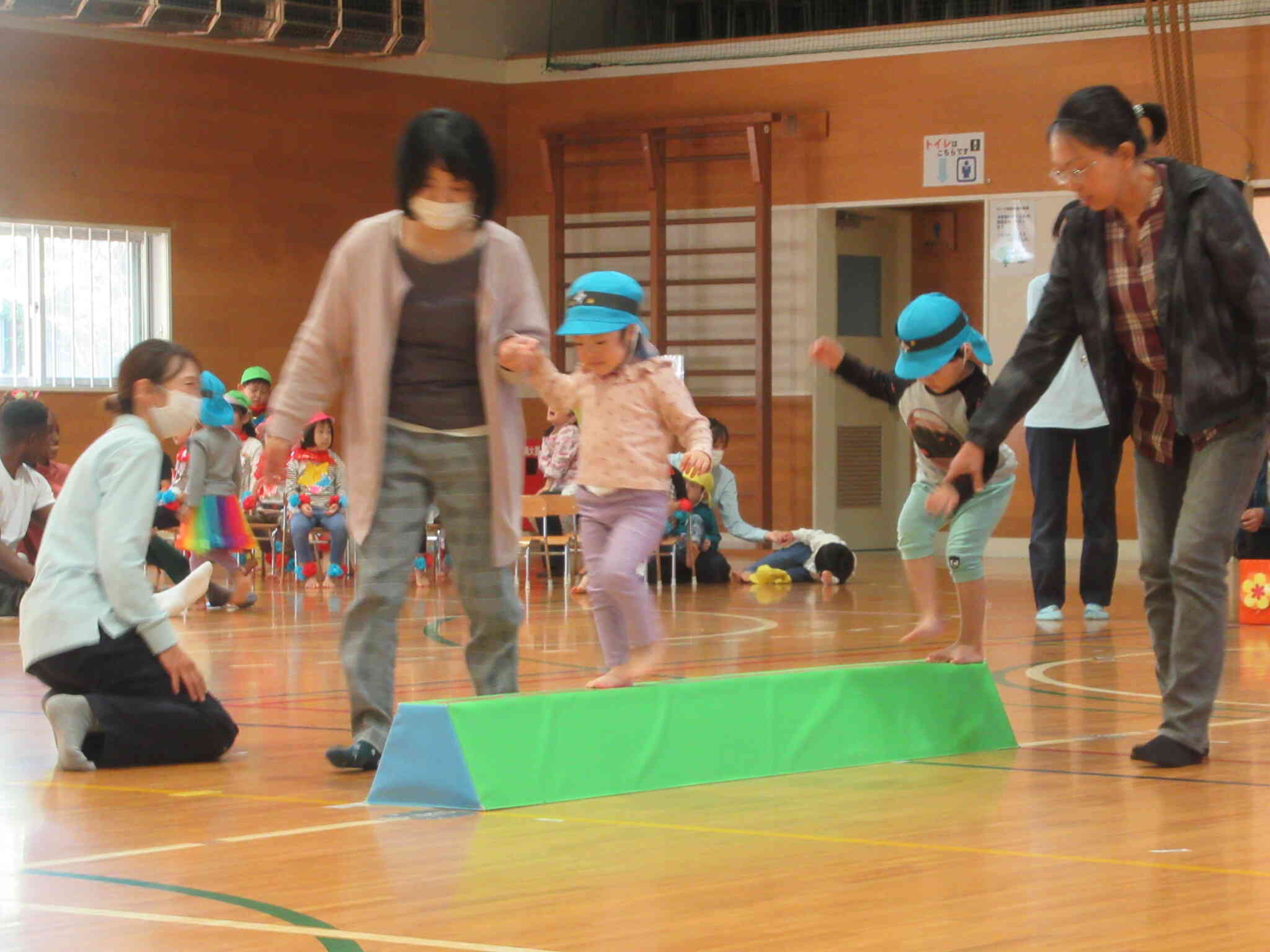 協力して、バランスをとりながら…