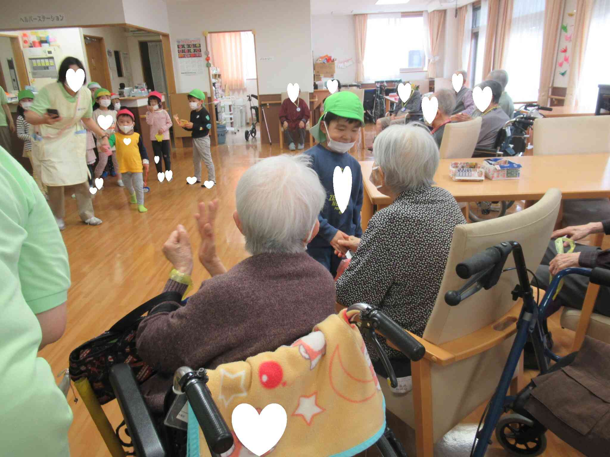 握手もしっかりと行い、さぁ、2階にレッツゴー！