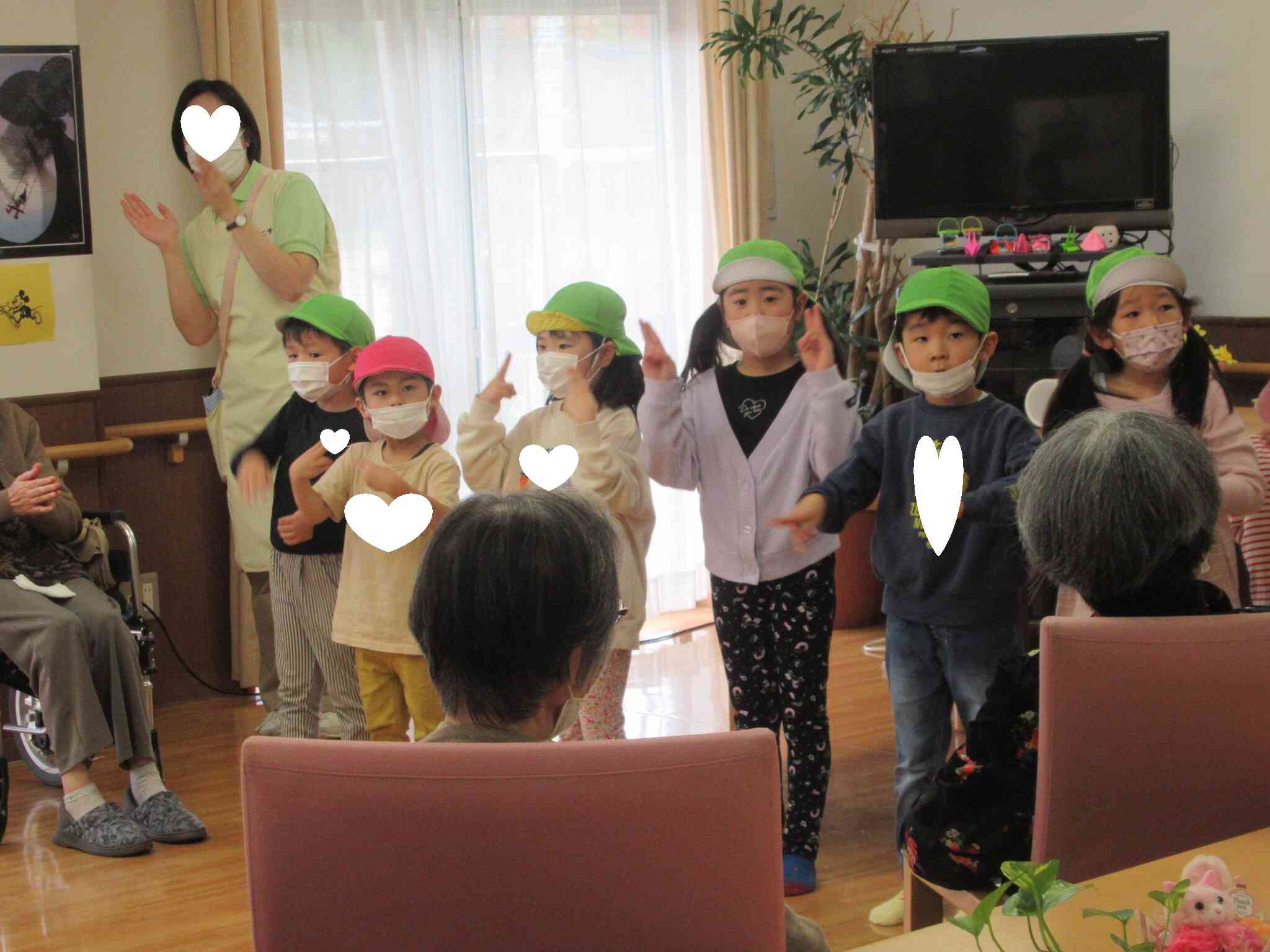 2階の利用者さんの前では、2回目なので少しリラックスして行えました