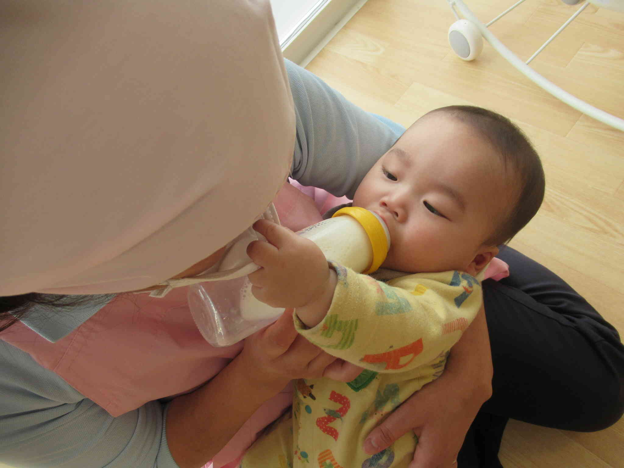 離乳食の後のミルクもぐびぐび