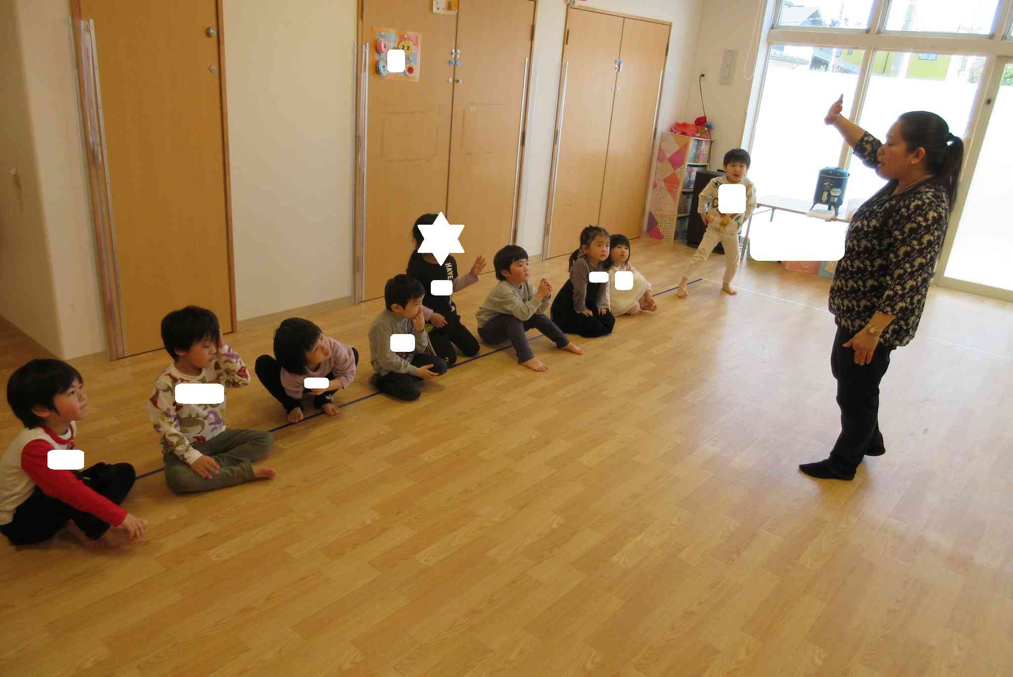 最後はグッバイソングでお別れです…一緒に歌って楽しそうな子ども達