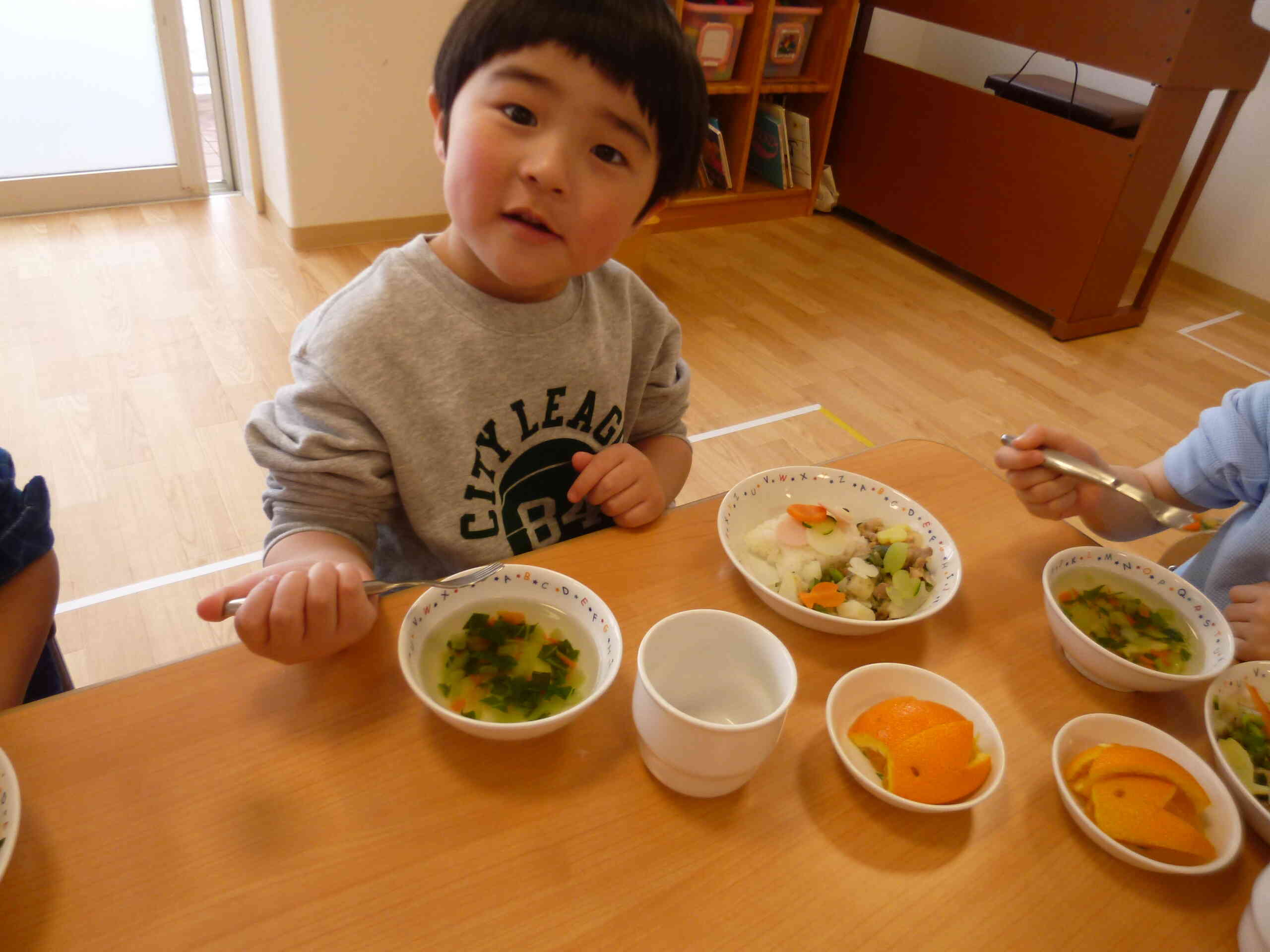 何から食べようか悩んでいます…
