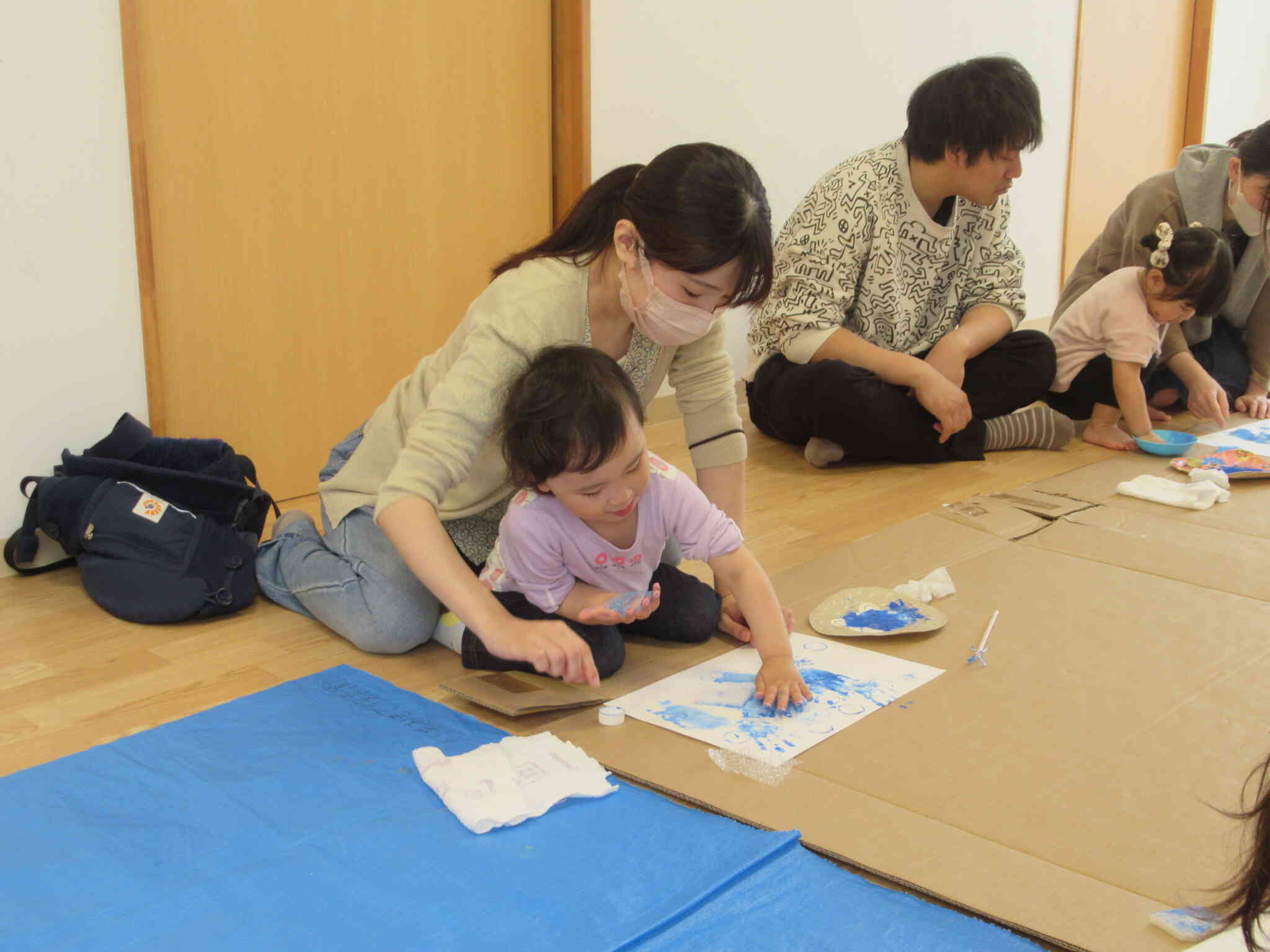 手形にしよう～ぺったん