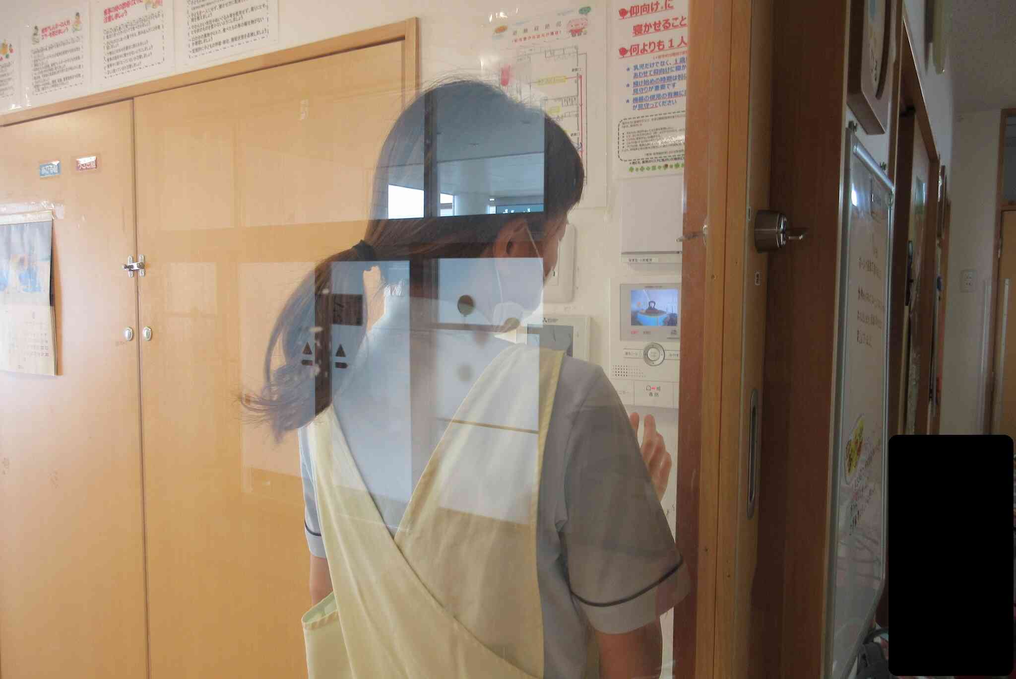 インターホンに怪しい人影が・・・「どちら様ですか？」と対応しました