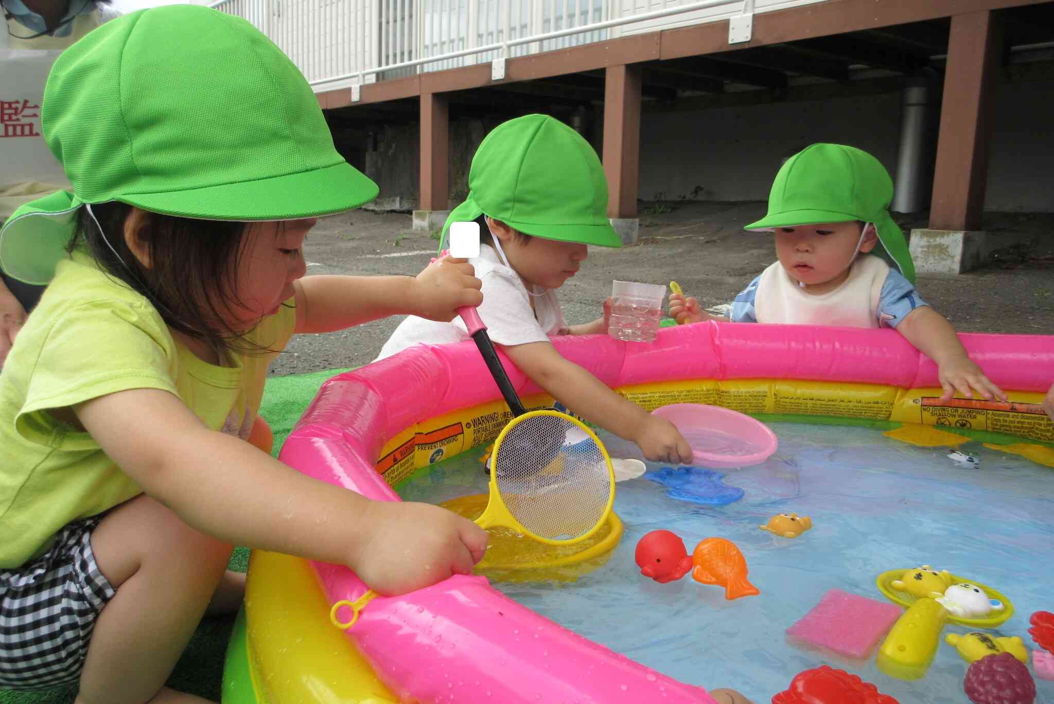 水遊び(1歳児)