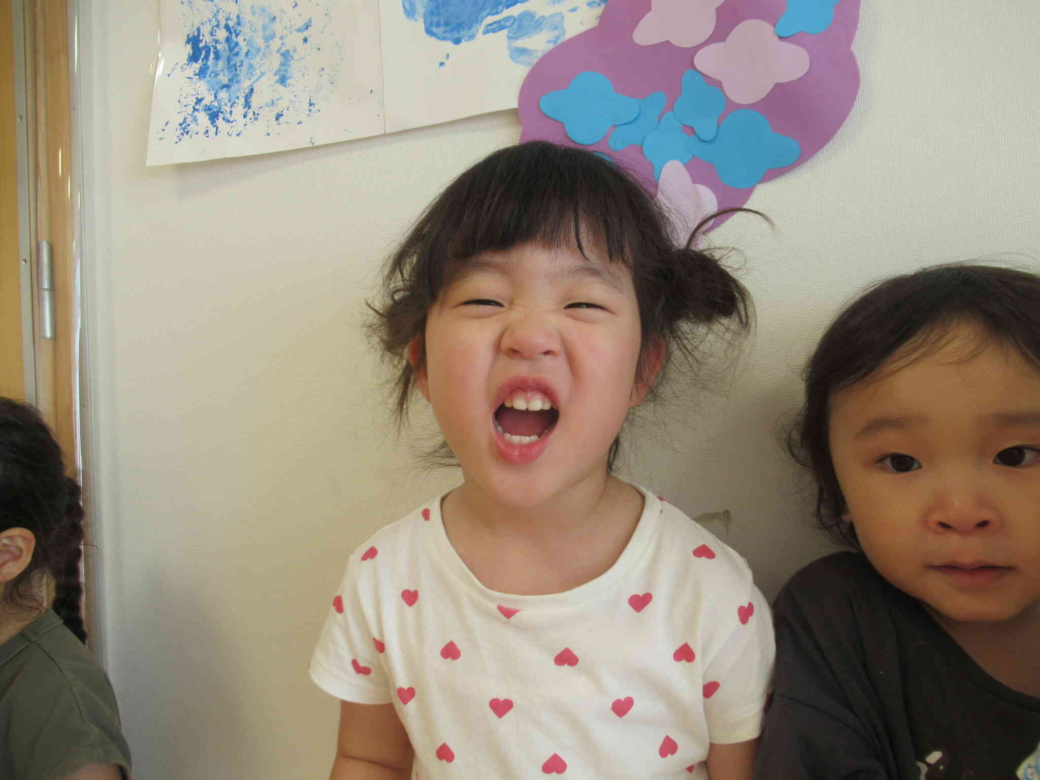 先日の歯科健診を思い出して、大きなあ～の口をしてくれました