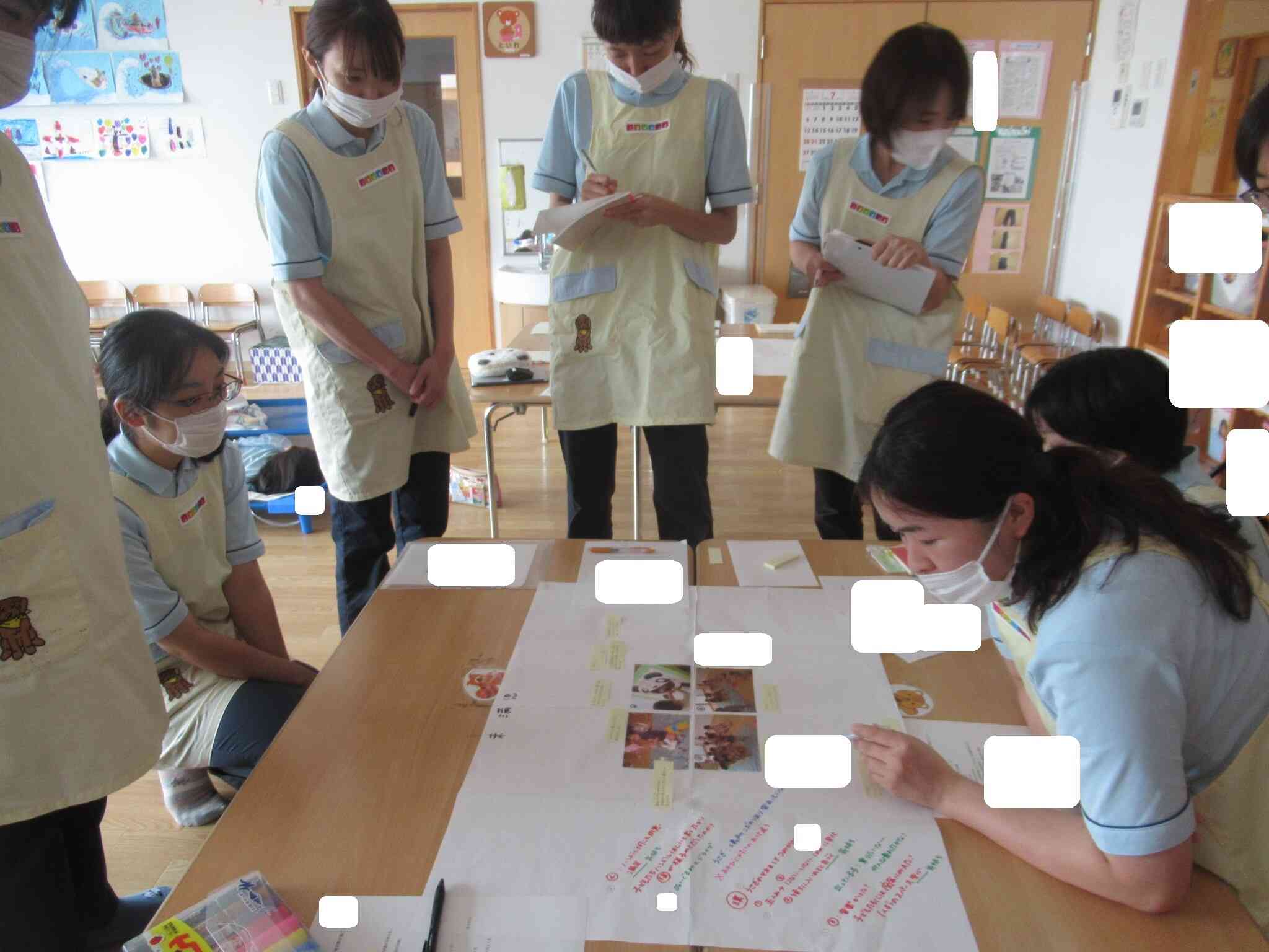 奥に寝そべっている子どもがいるけど、飽きたのかな？場所の取り合いがあったのかな？など、写真の題材の周りの様子まで目を配ることができました