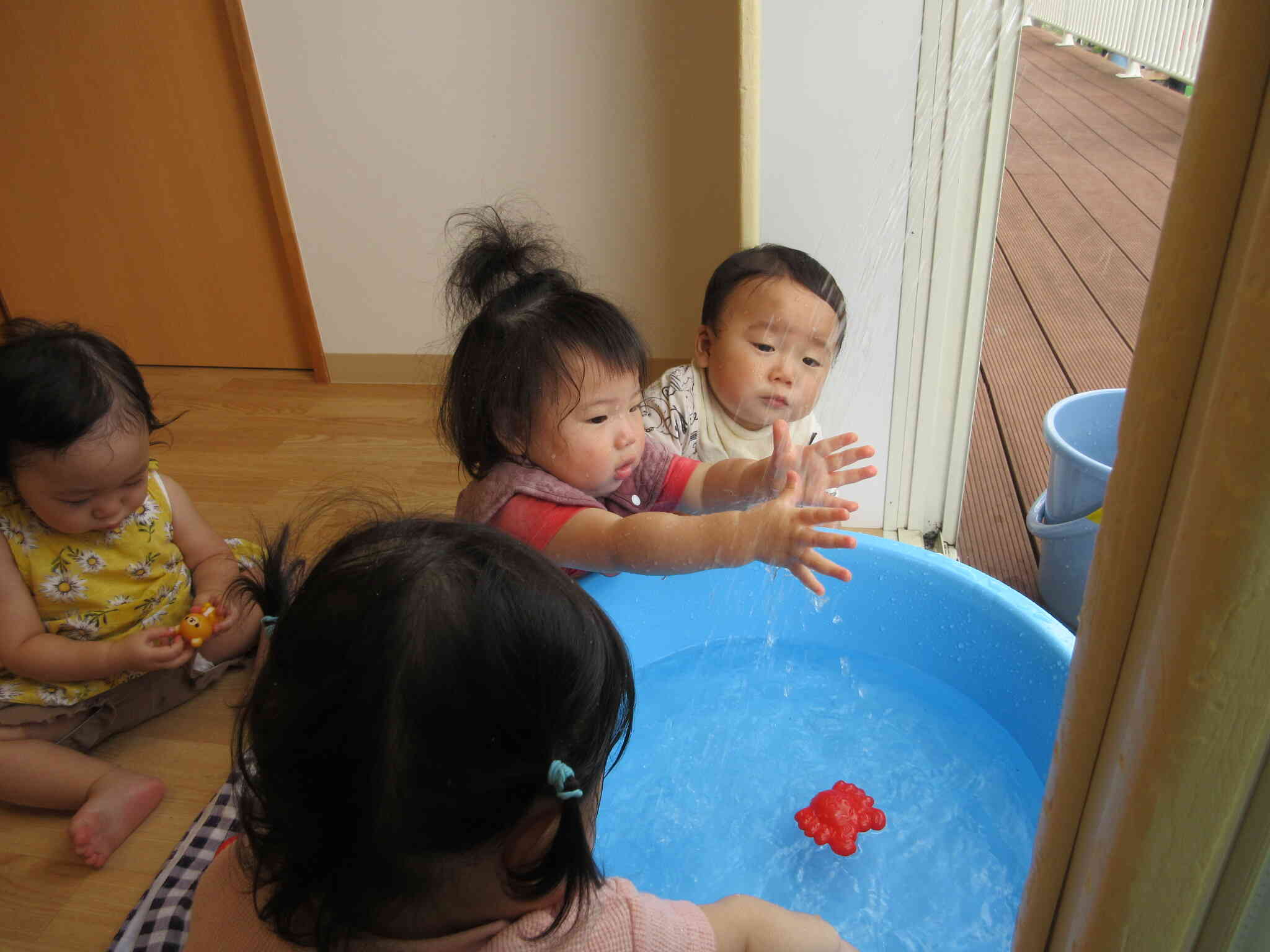 気持ちいいな～(0歳児)