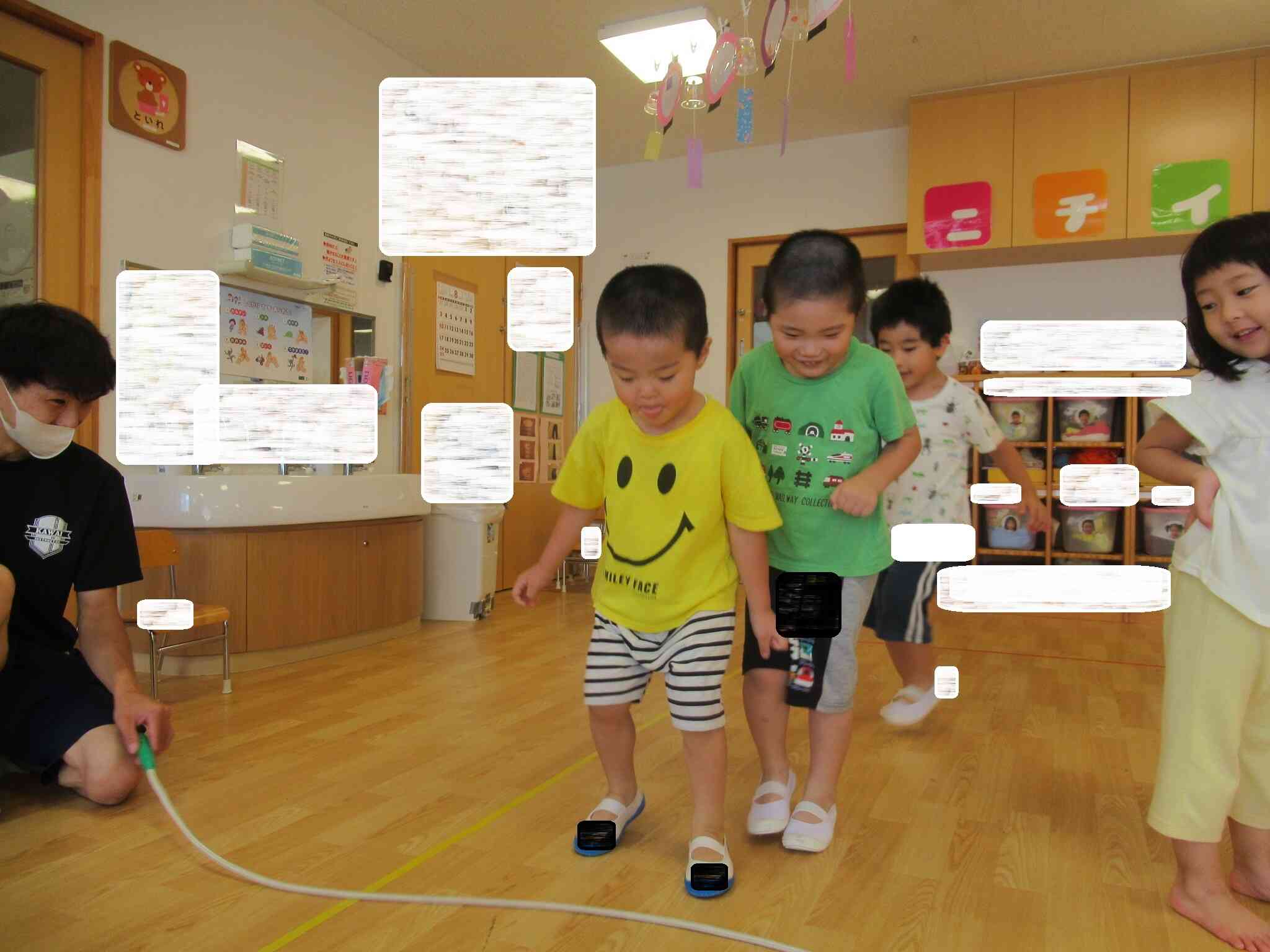 縄跳びに当たらないように…ジャンプ