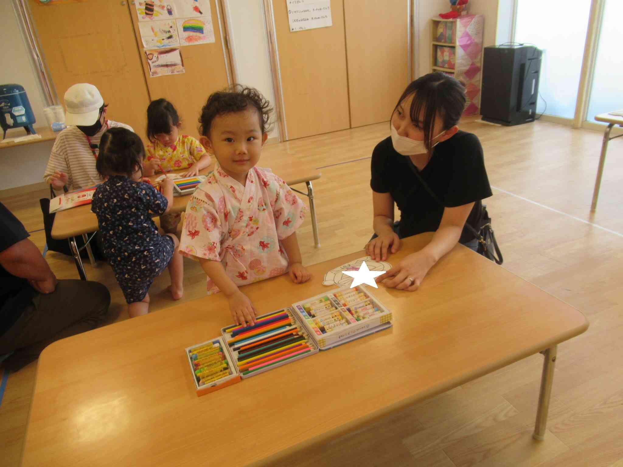 「何色で塗ろうかな～？」