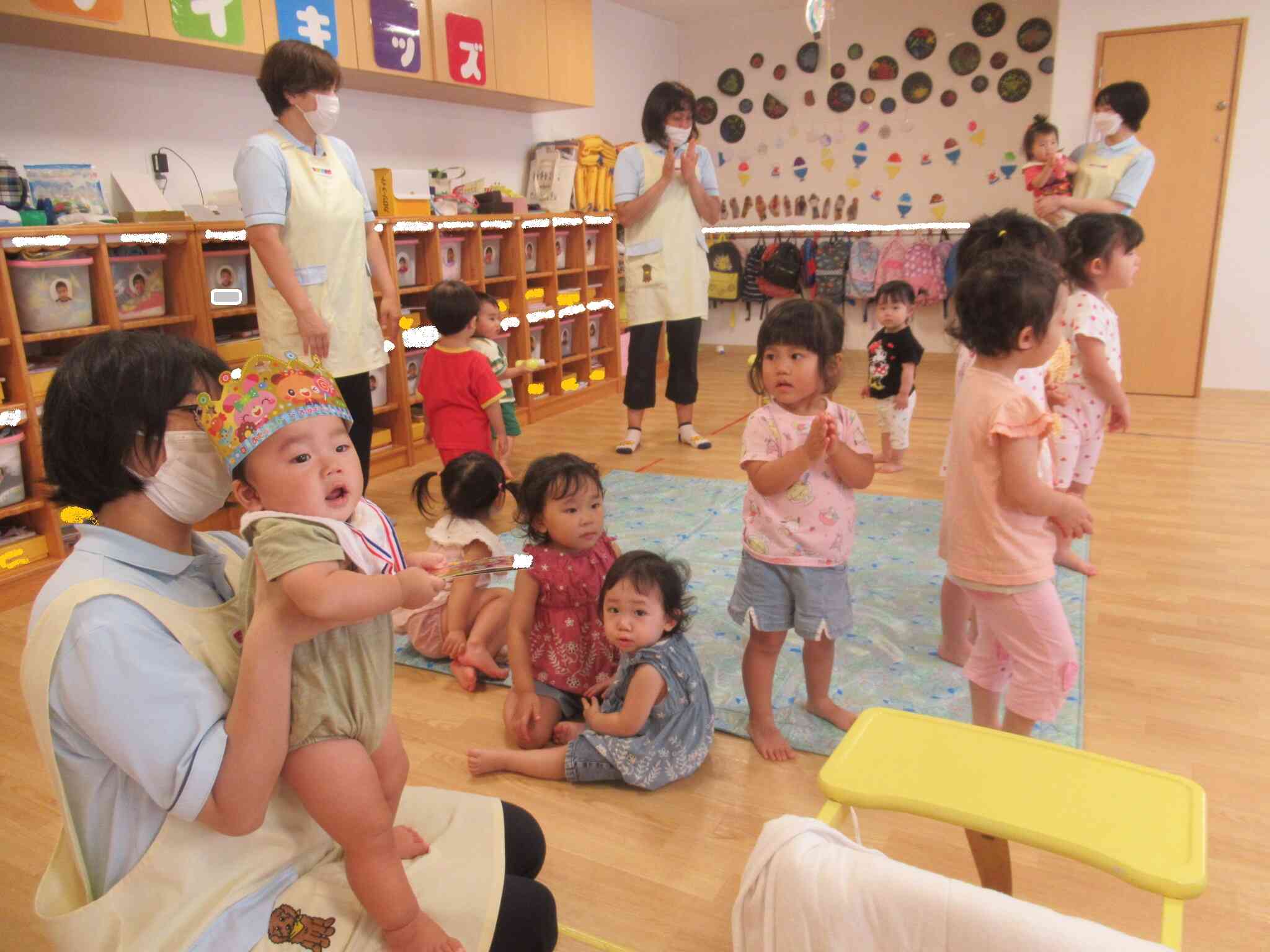 お友達から誕生日の歌のプレゼントもありました。心を込めて元気いっぱい「たんたん誕生日～」の声が響きます。