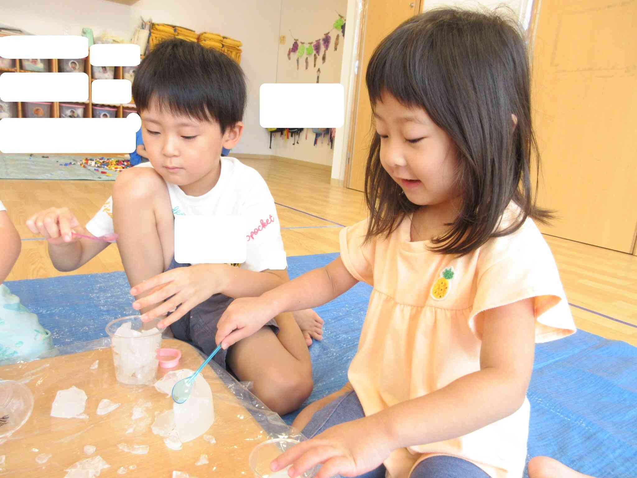 「よーし、スプーンでとってみよう」