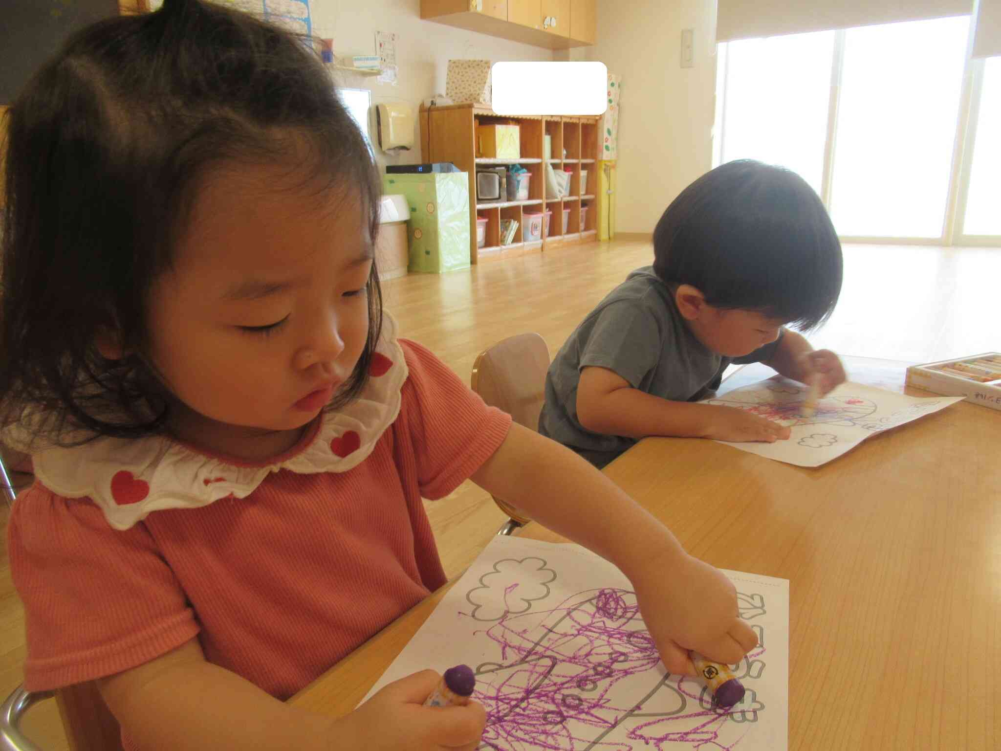 お絵描きタイム(1.2歳児)