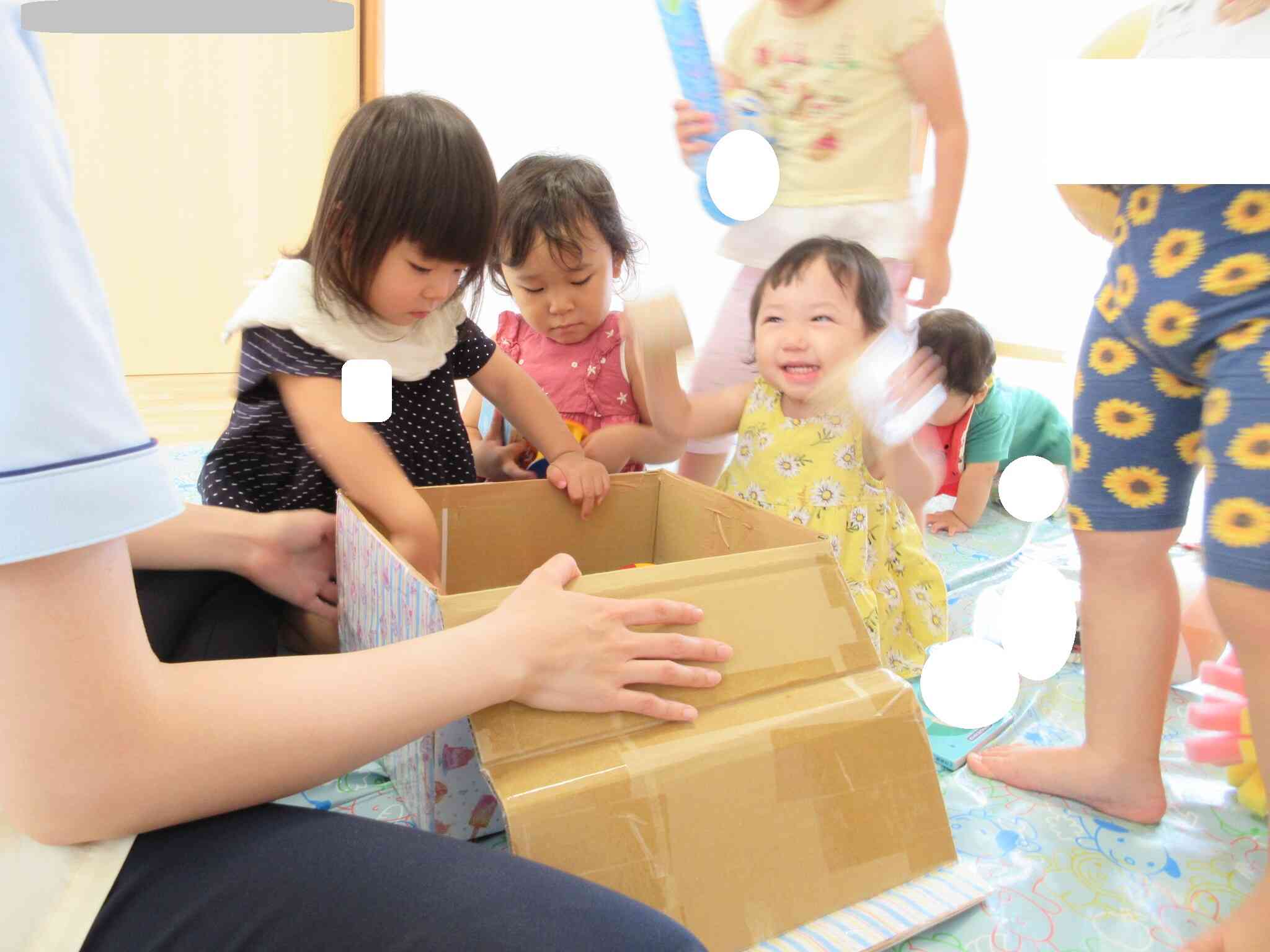 一緒に遊ぶと楽しいな（0.1.2歳児）