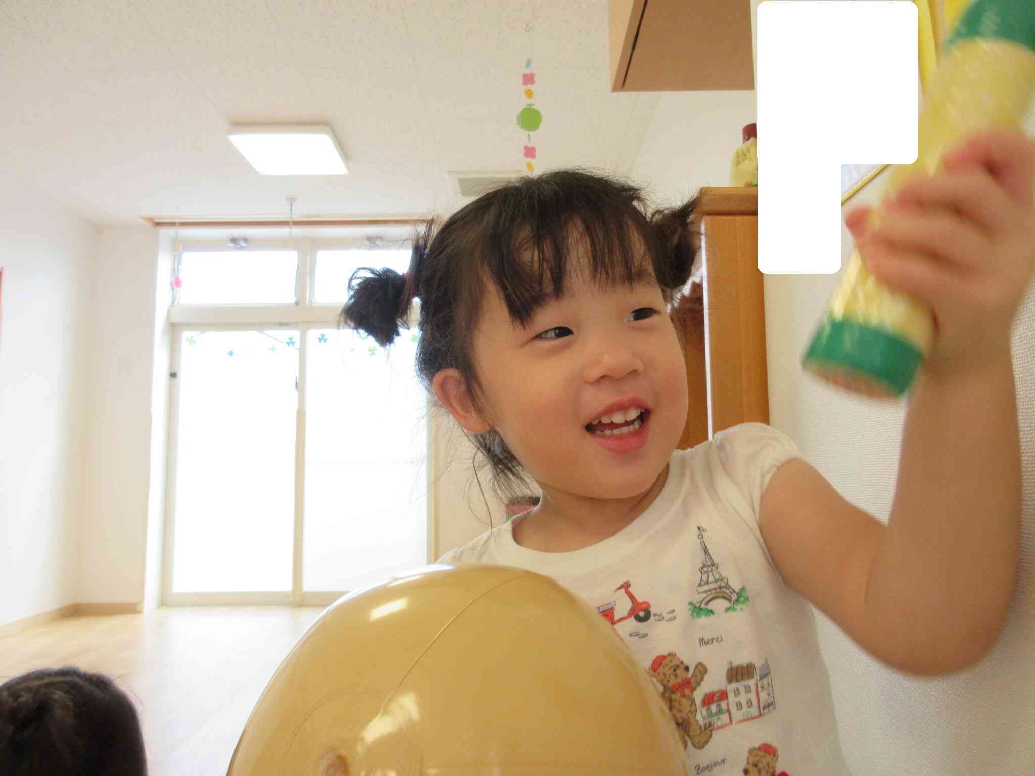 大きなボールを見つけたよ