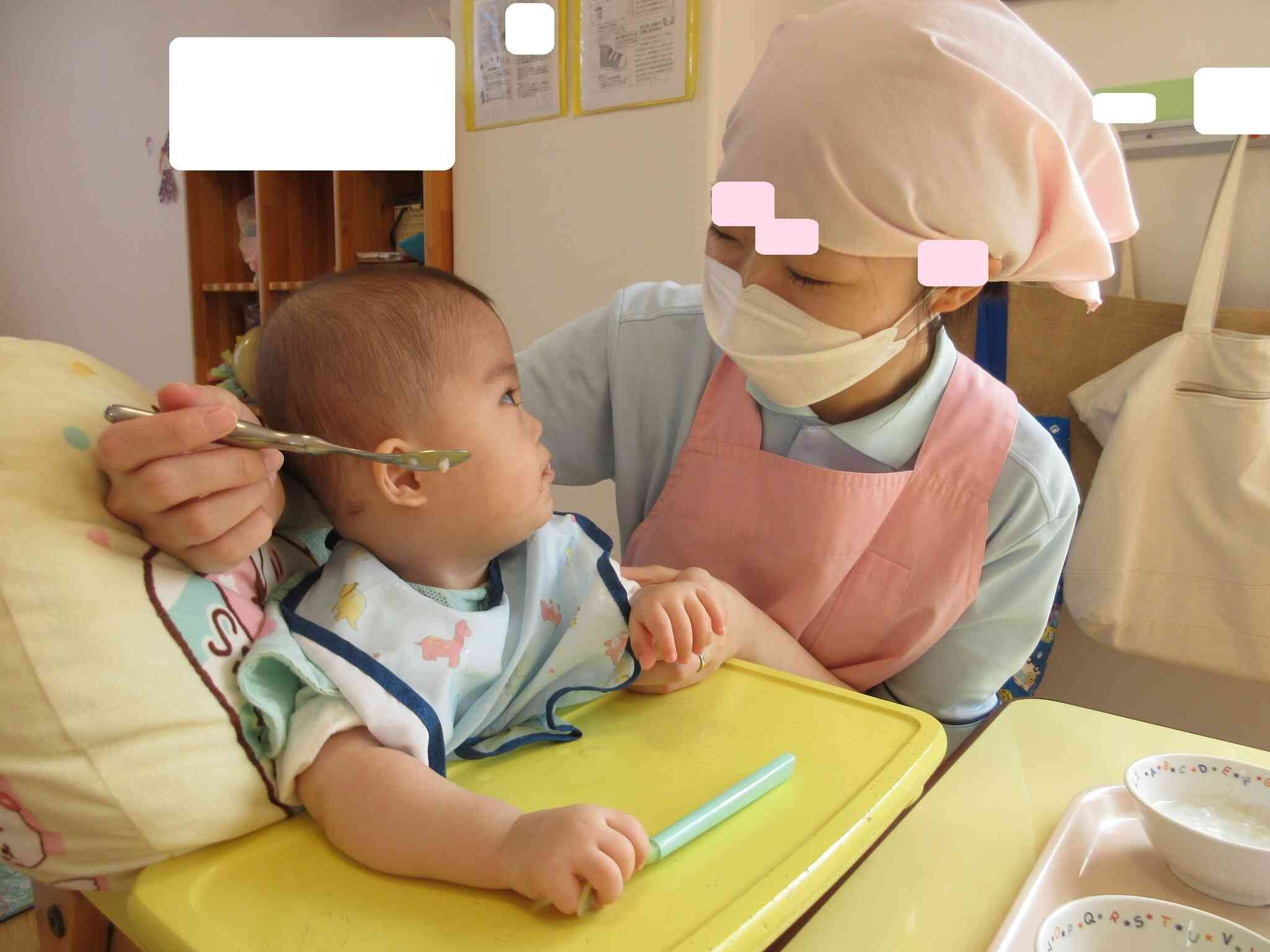 給食時間:おいしいねと言葉をかけながら楽しい給食時間を過ごしています