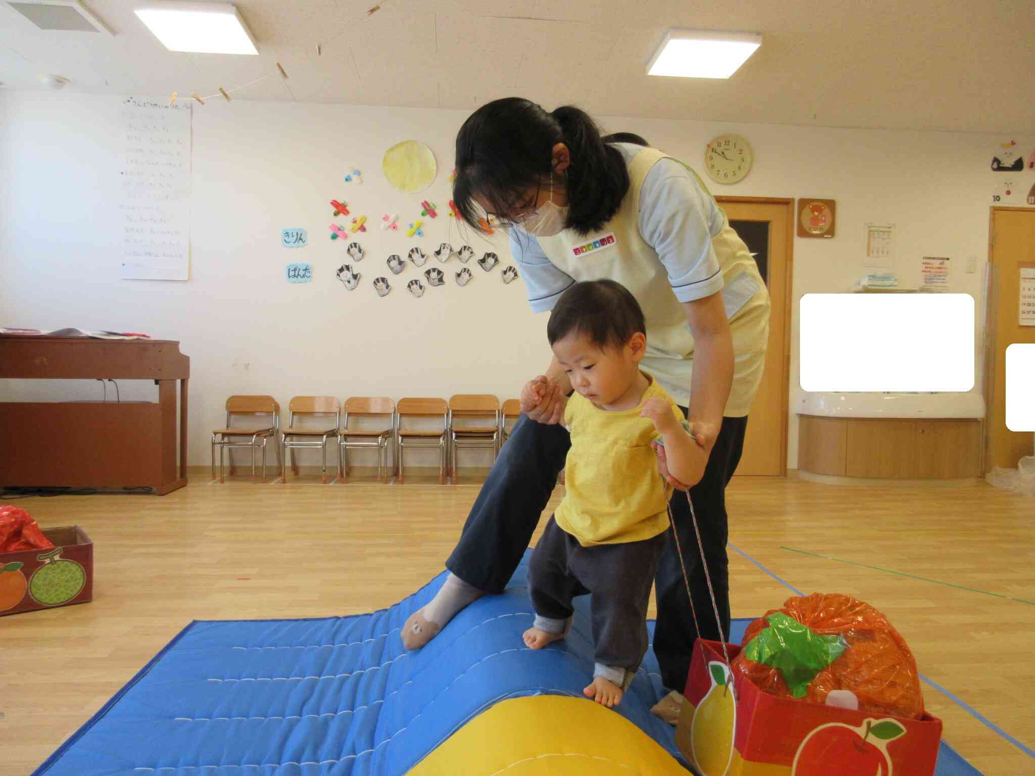 先生と一緒に坂を登ります!