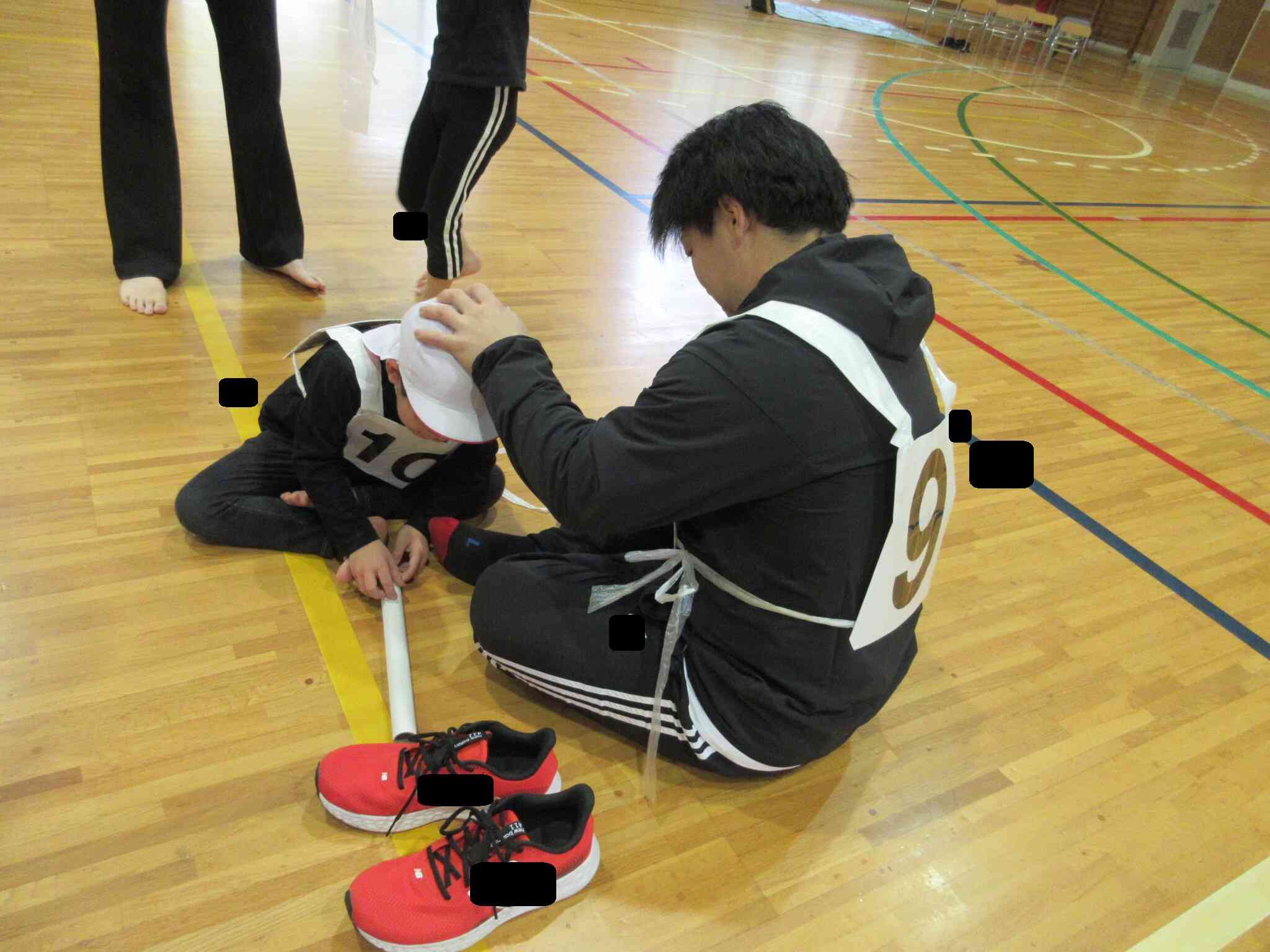 アンカーを頑張ってくれたお友達。悔しくって泣いてしまう様子もありましたが、お父さんや周りの保護者、お友達から「頑張ったね」とたくさん声を掛けられていました。