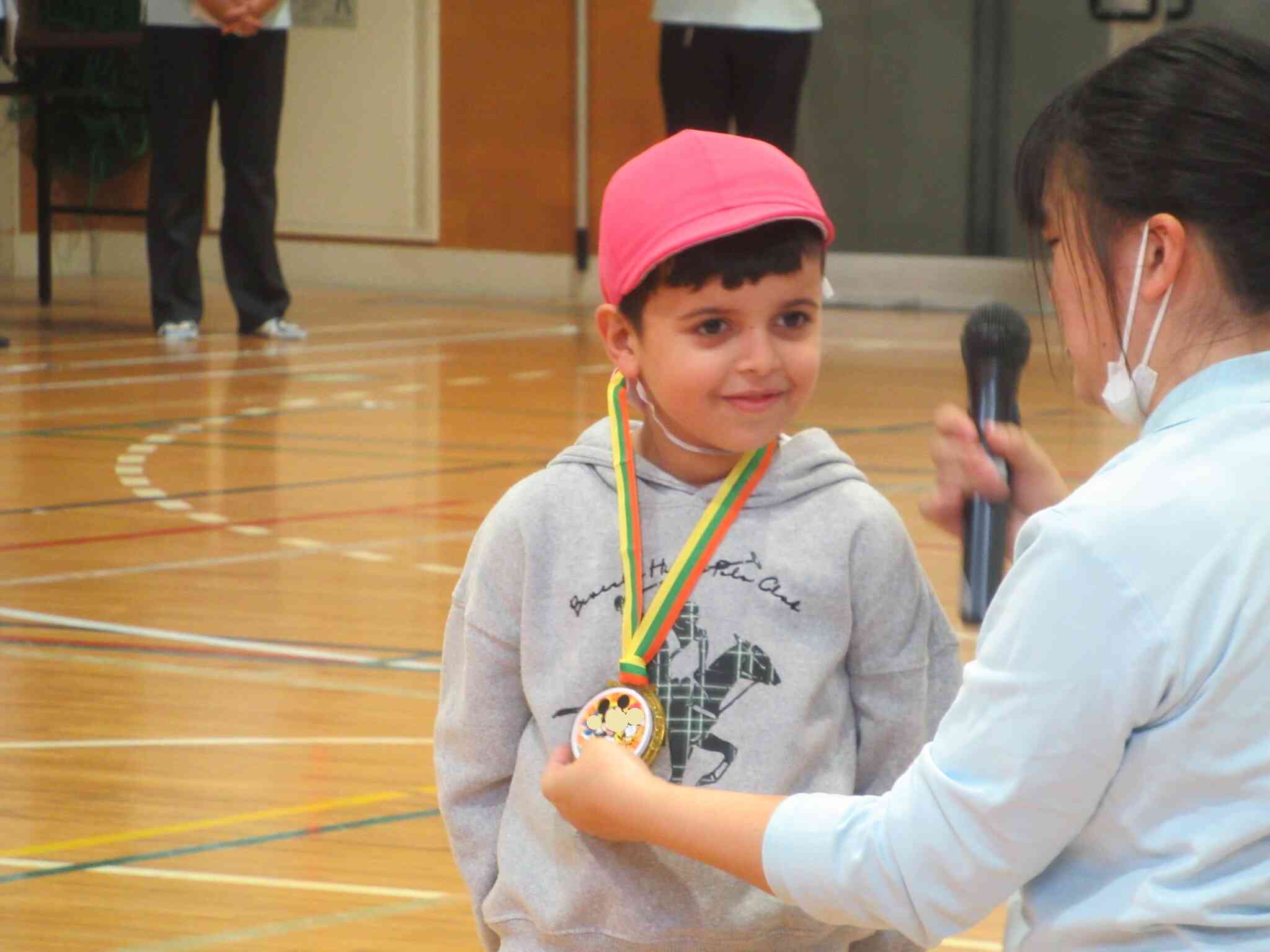 メダルをもらうと、「ありがとう」と感謝を伝えていましたよ。