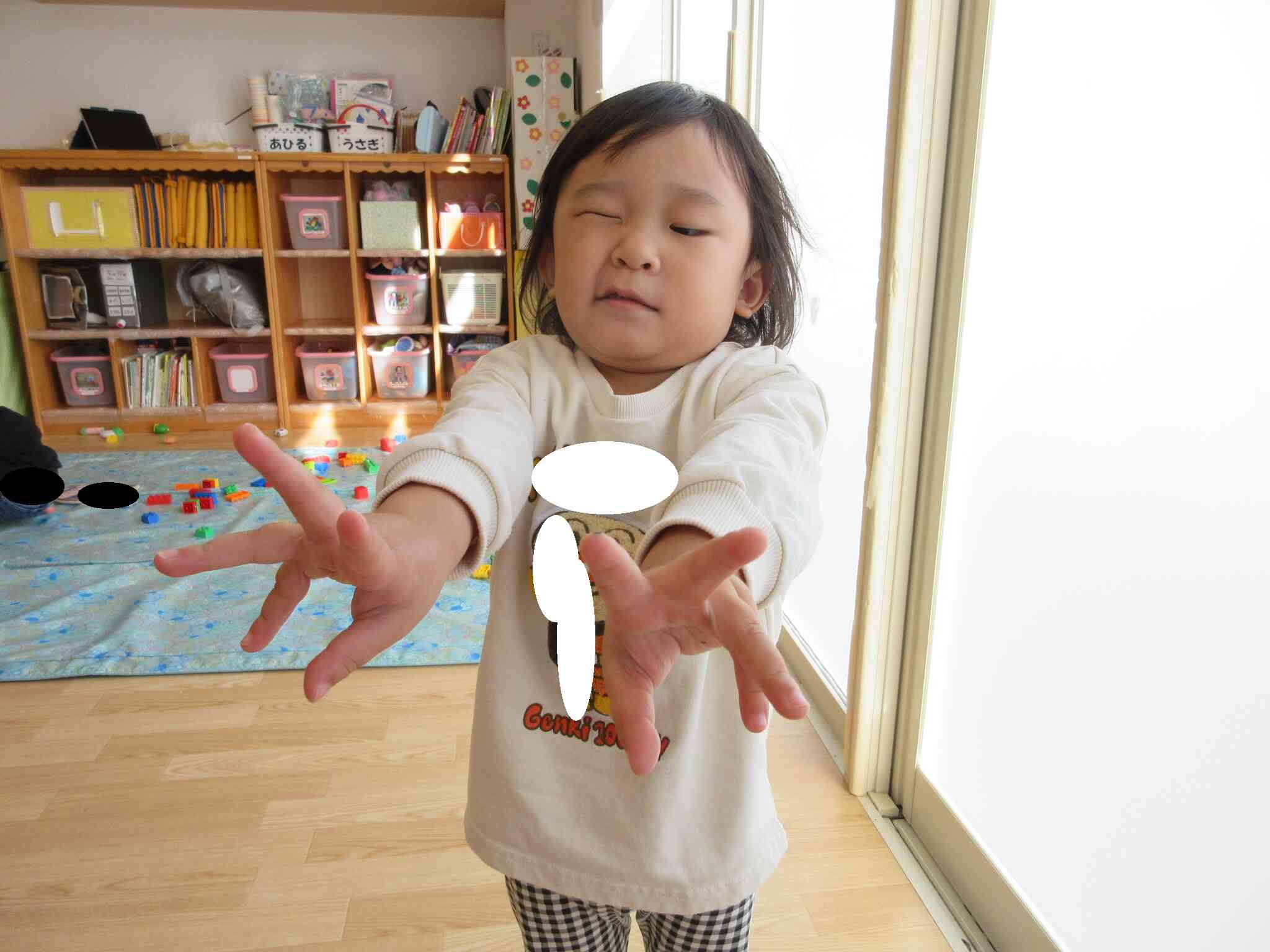 両手でピース出来るようになりました！