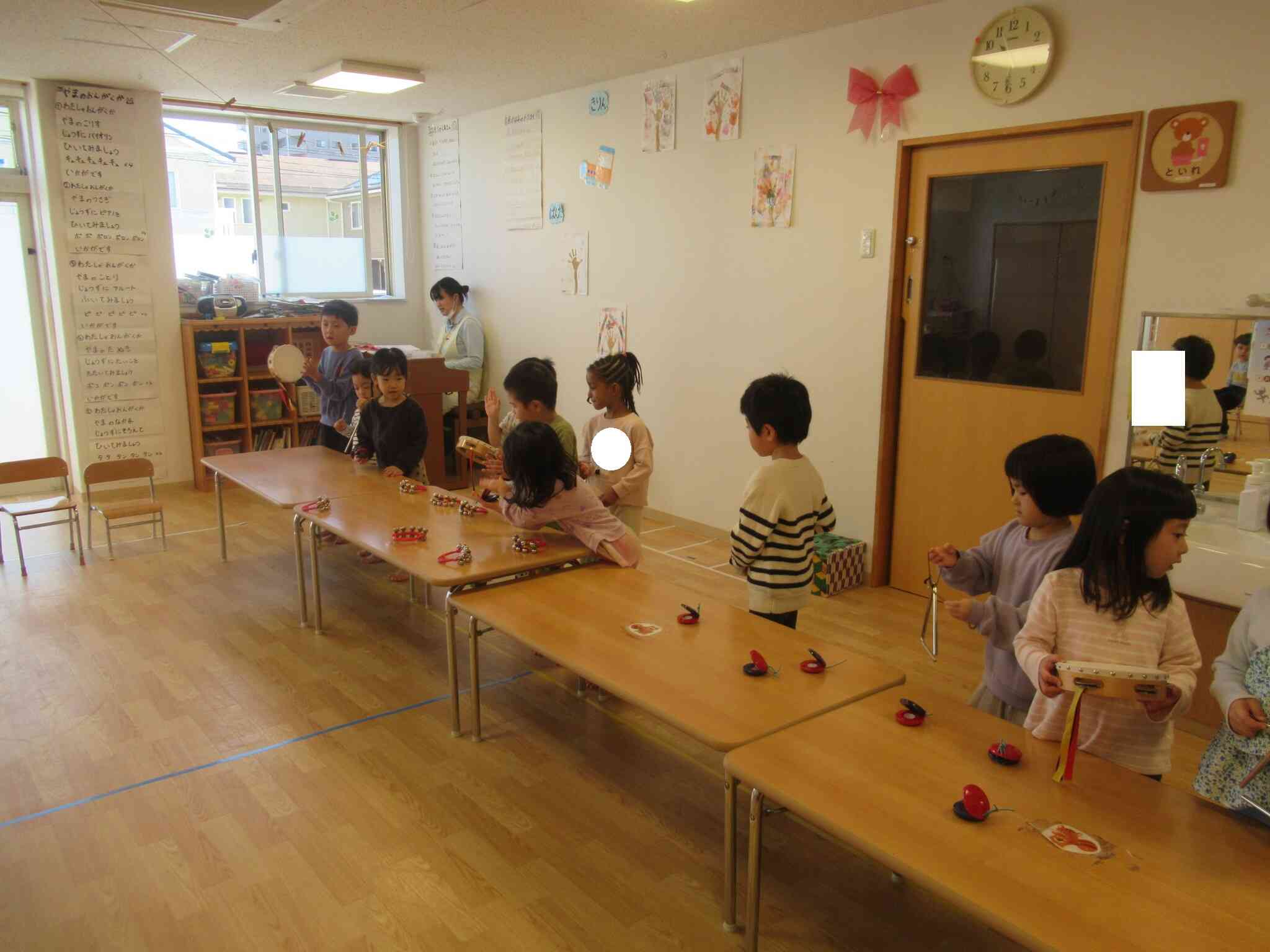 保育園で歌っている季節の歌に合わせて、たくさん鳴らしました。