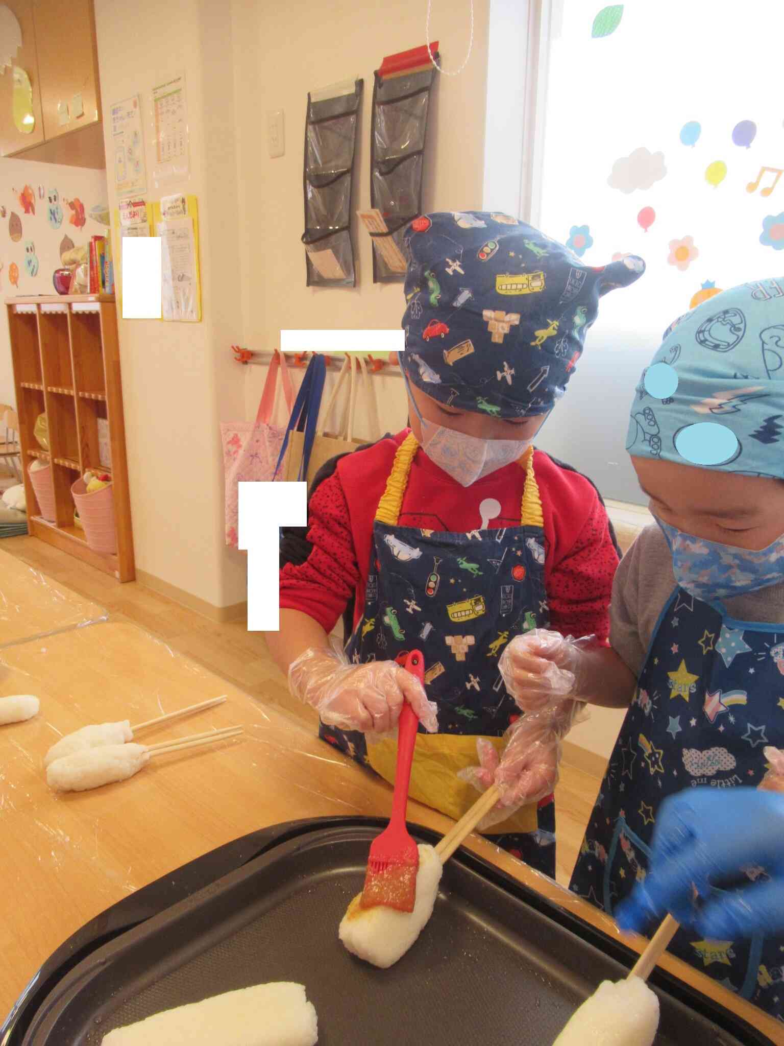 丁寧にみそを塗って