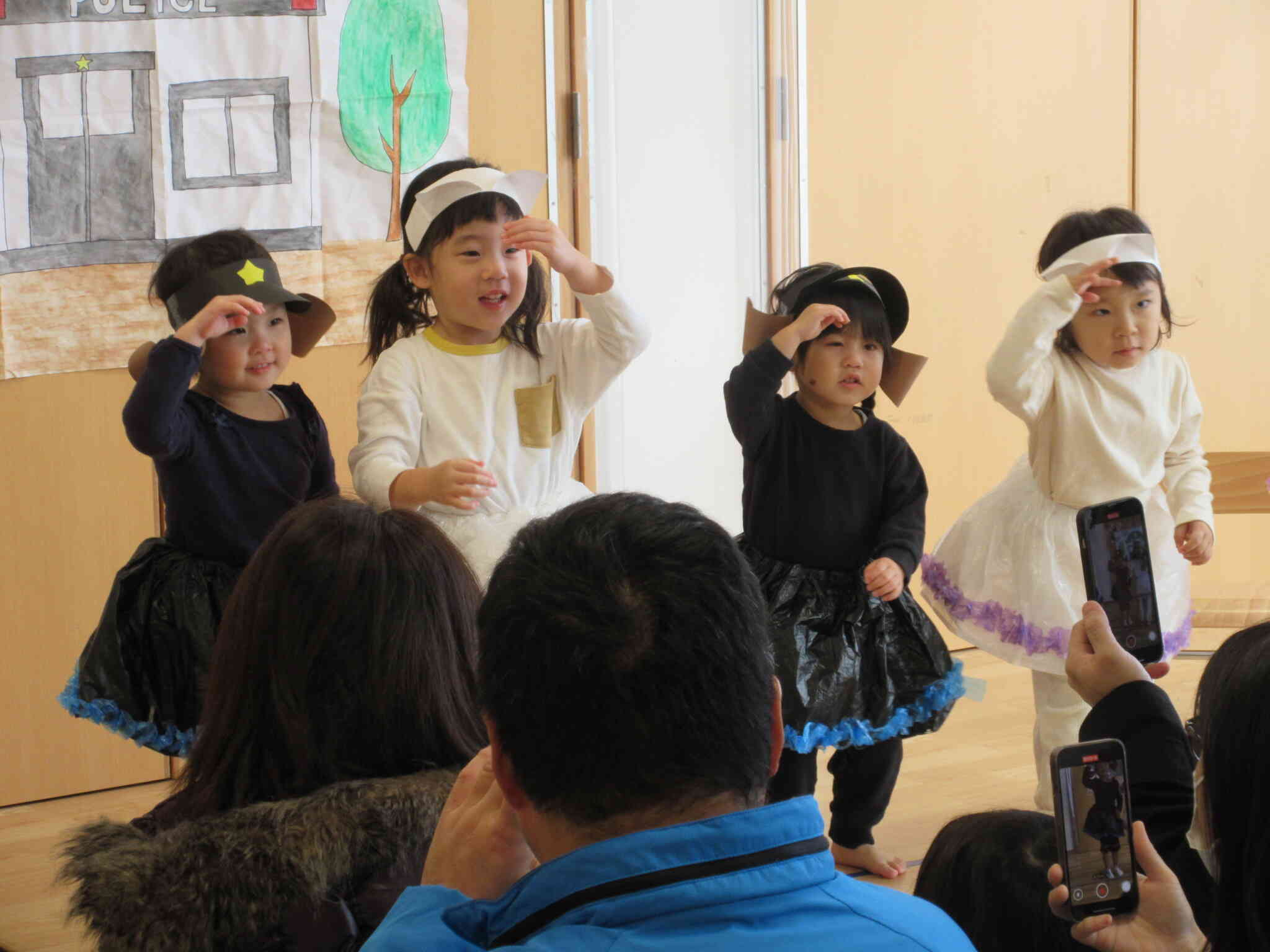 振り付けもばっちりです。